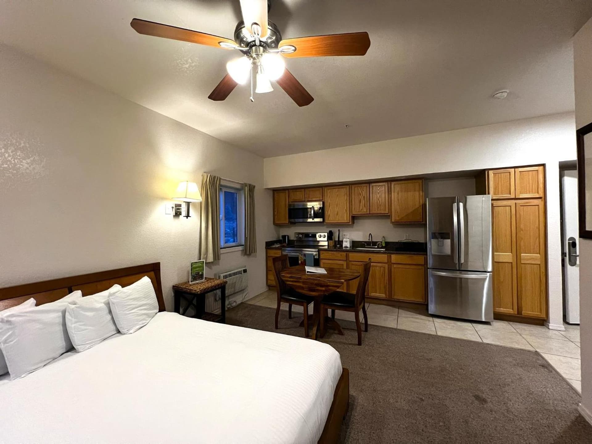 Canyon Plaza Premier Studios and Apts-South Rim property views in Tusayan, AZ — gallery photo 3