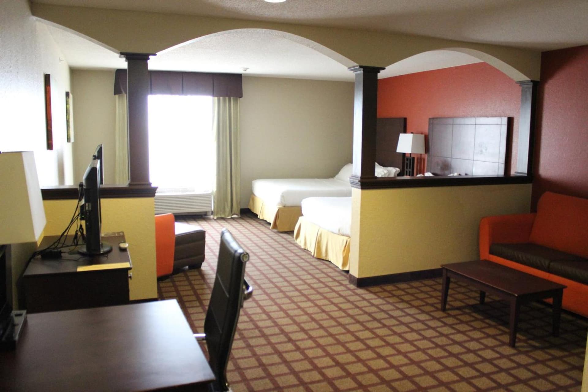 Holiday Inn Express Hotel & Suites Chicago-Algonquin by IHG gallery photo in Algonquin, IL — image 55
