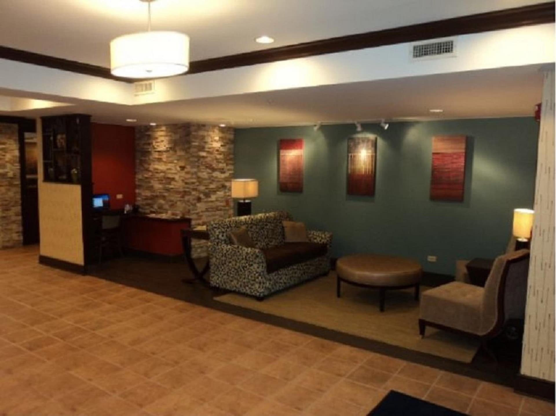 Holiday Inn Express Hotel & Suites Chicago-Algonquin by IHG gallery photo in Algonquin, IL — image 47