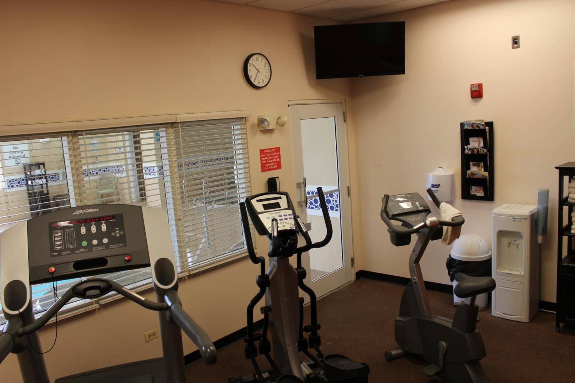 Holiday Inn Express Hotel & Suites Chicago-Algonquin by IHG gallery photo in Algonquin, IL — image 4
