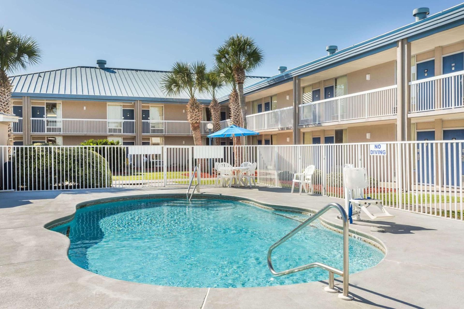Days Inn by Wyndham Adel I-75 property views in Adel, GA — gallery photo 3