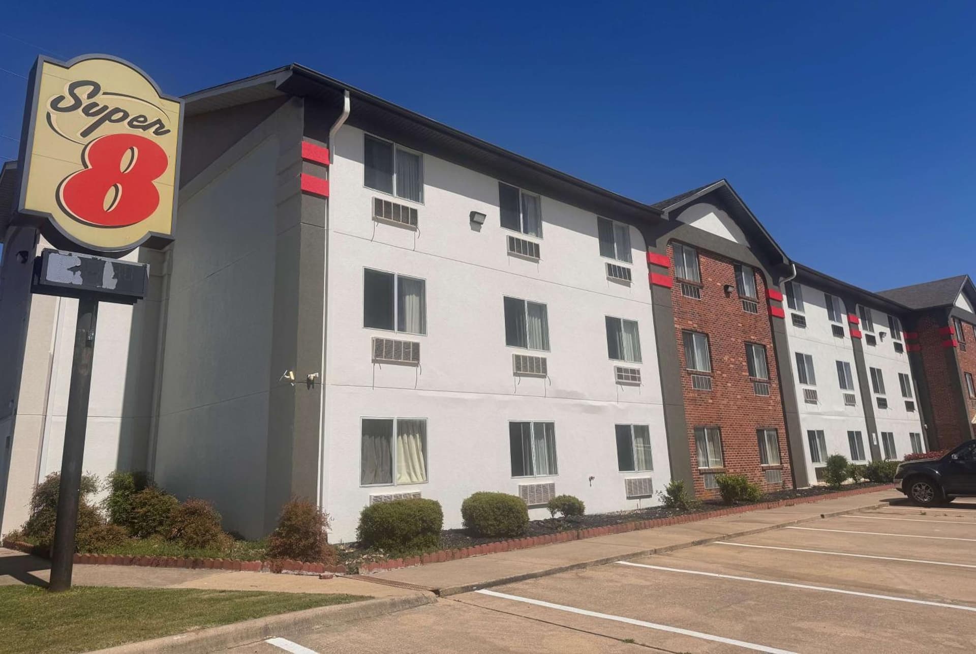 Super 8 by Wyndham College Station — hotel in College Station, Texas