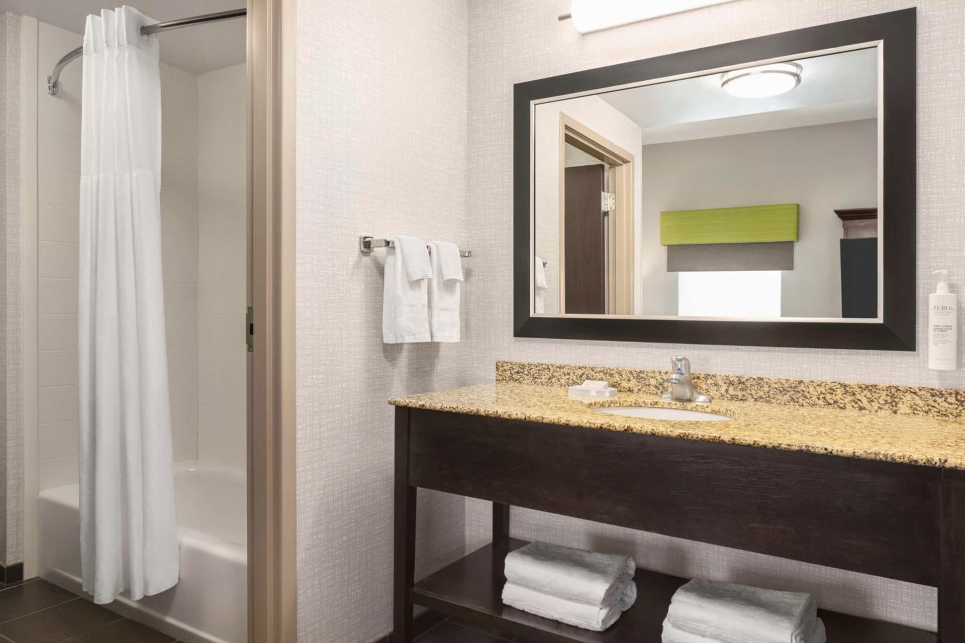 Hampton Inn & Suites York South gallery photo in York, PA — image 65