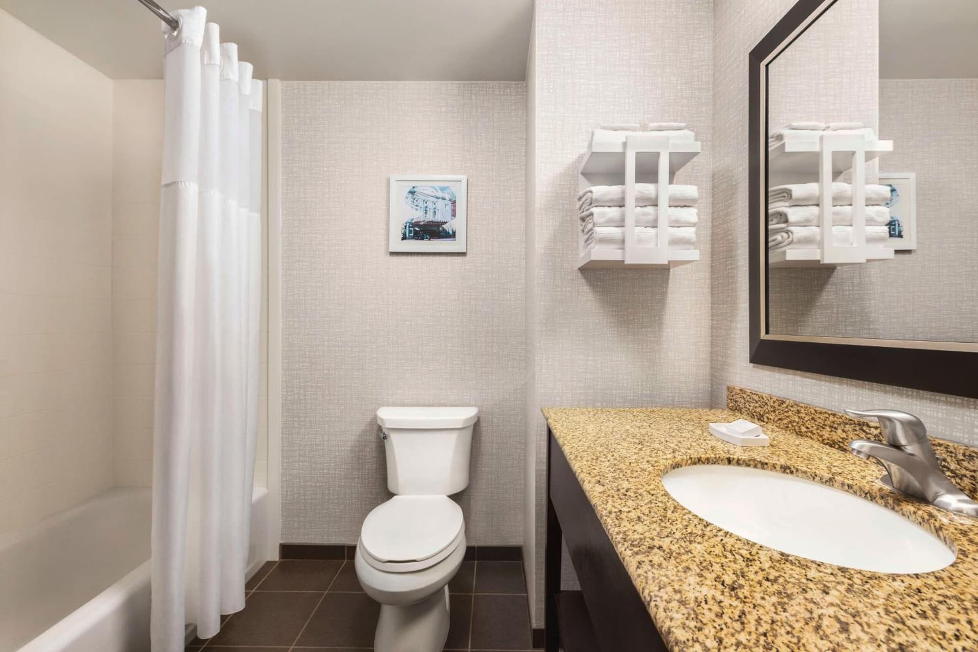Hampton Inn & Suites York South gallery photo in York, PA — image 10