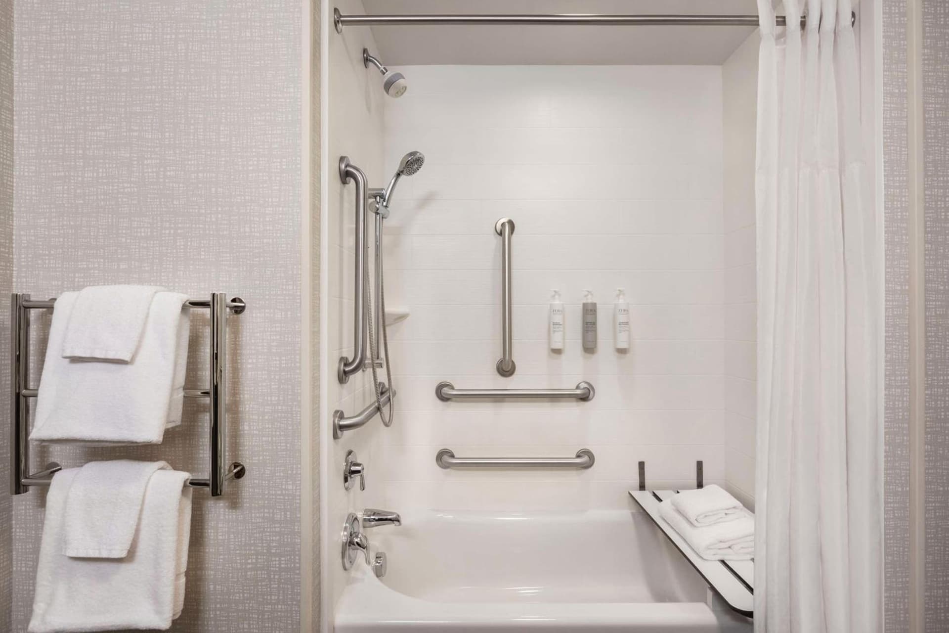 Hampton Inn & Suites York South gallery photo in York, PA — image 58