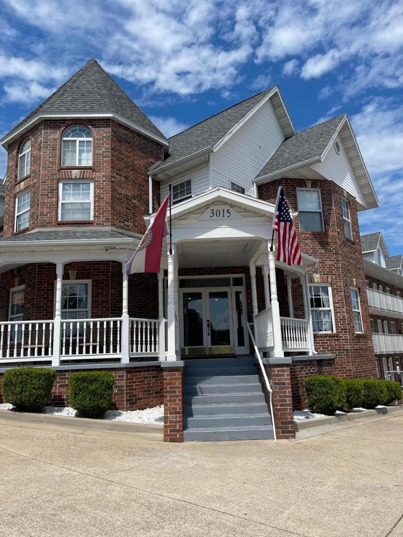 Carriage House Inn interior in Branson, MO — gallery photo 2
