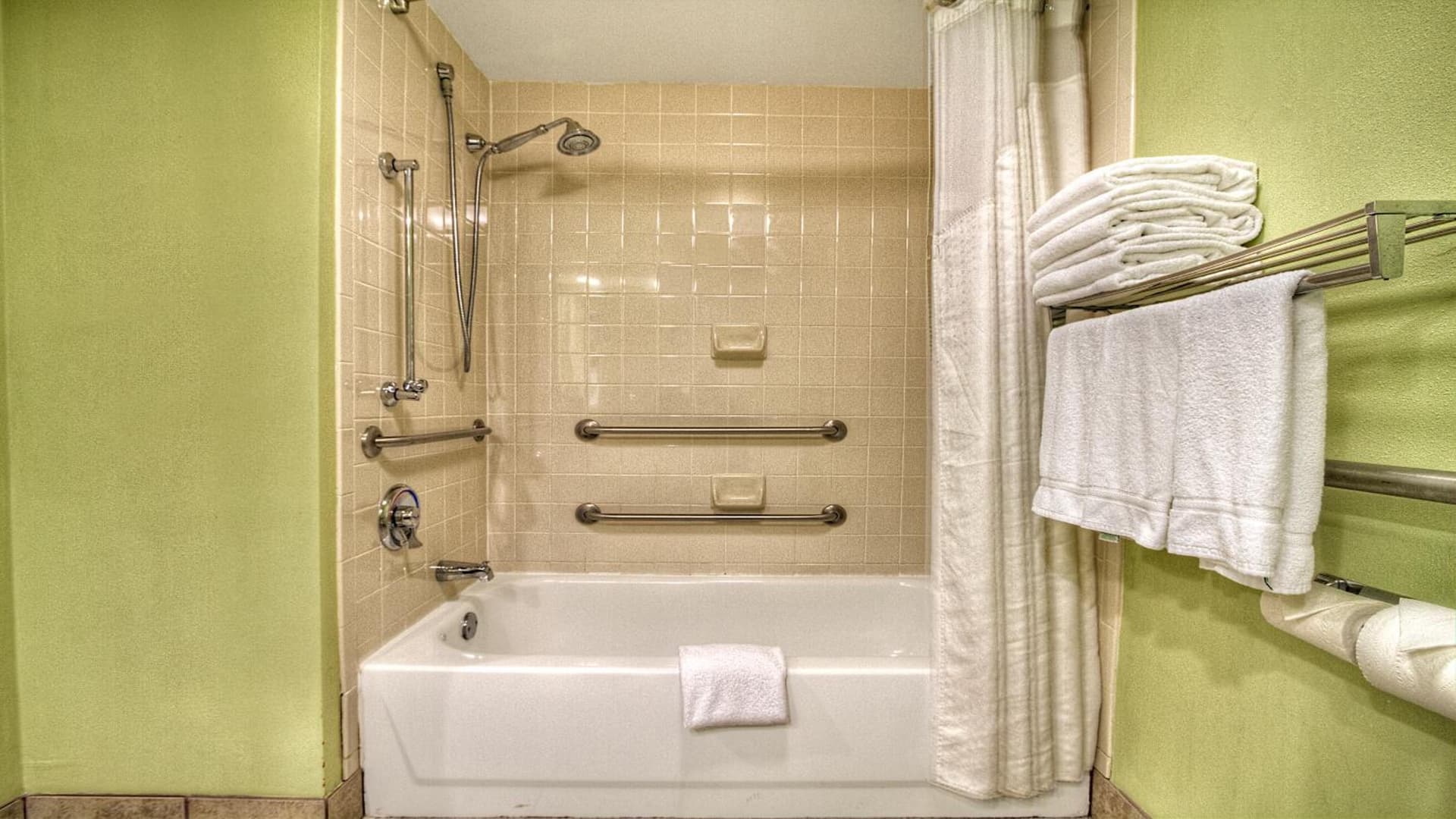 Holiday Inn Express Greenville by IHG gallery photo in Greenville, NC — image 16
