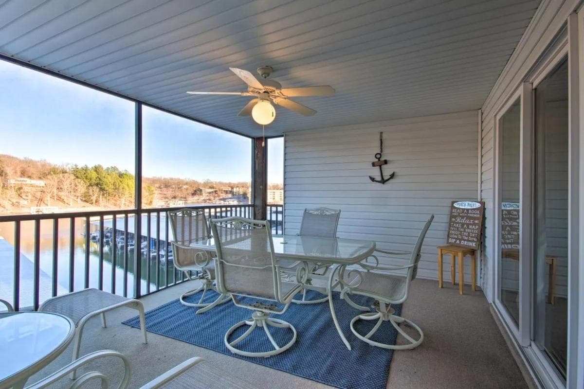 Waterfront Condo with Boat Slip! interior in Lake Ozark, MO — gallery photo 2