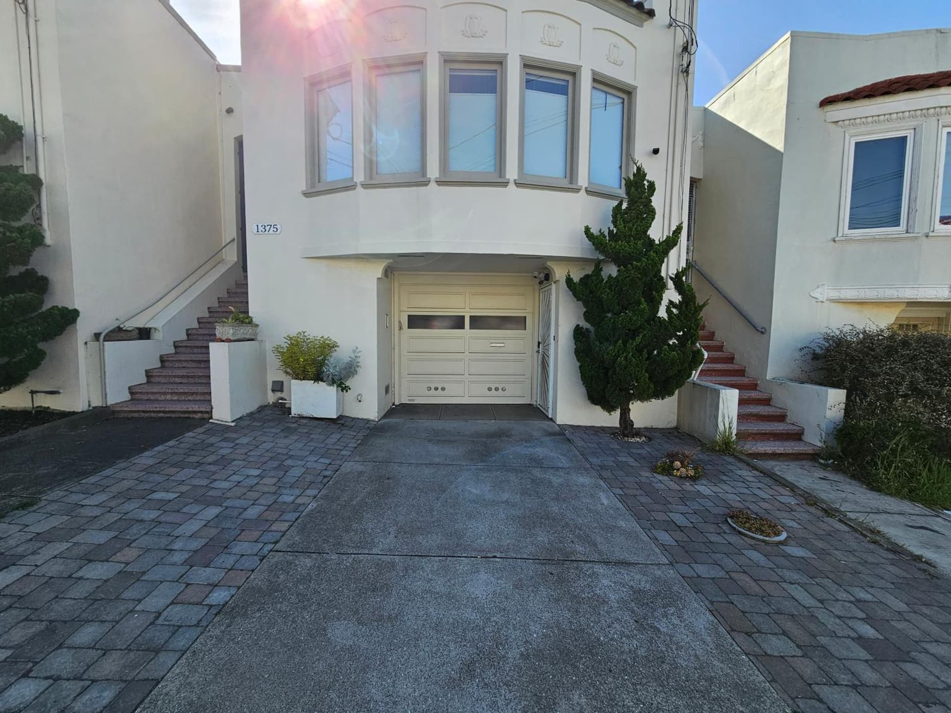 Sunset location 2Bed/1Bath Apt close to Golden Gate Park featured exterior or lobby in San Francisco, CA — similar hotel