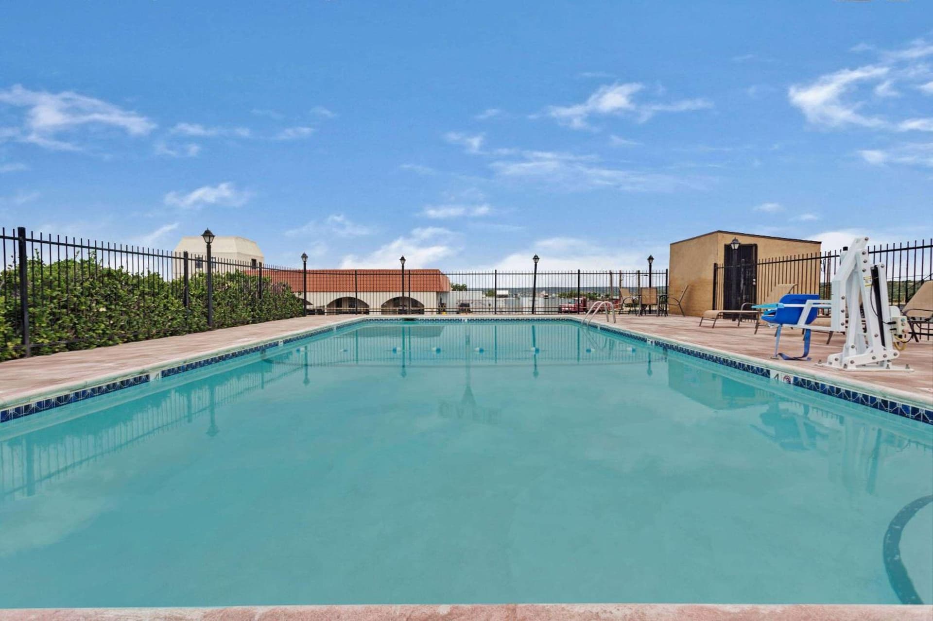 Days Inn & Suites by Wyndham Santa Rosa, NM interior in Santa Rosa, NM — gallery photo 2