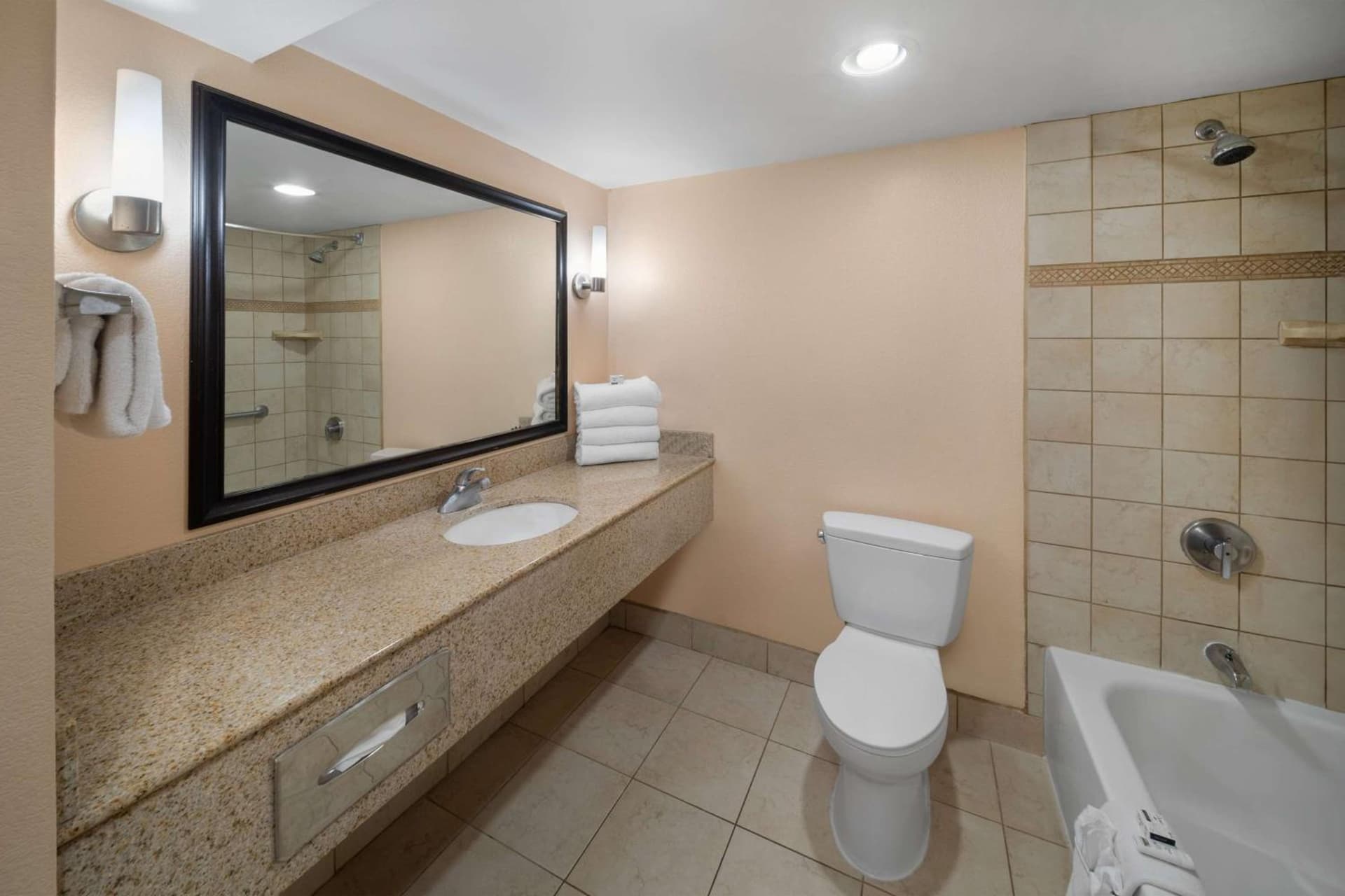 La Quinta by Wyndham San Antonio Medical Ctr. NW gallery photo in San Antonio, TX — image 78