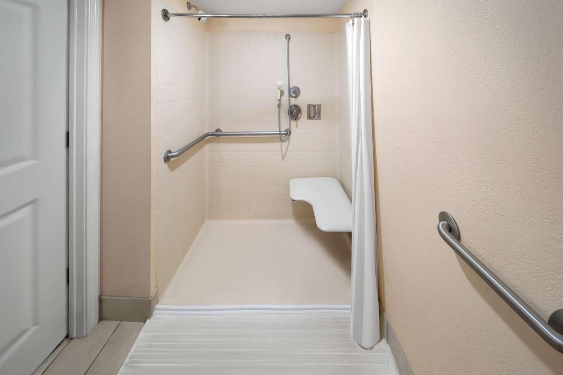 La Quinta by Wyndham San Antonio Medical Ctr. NW gallery photo in San Antonio, TX — image 73