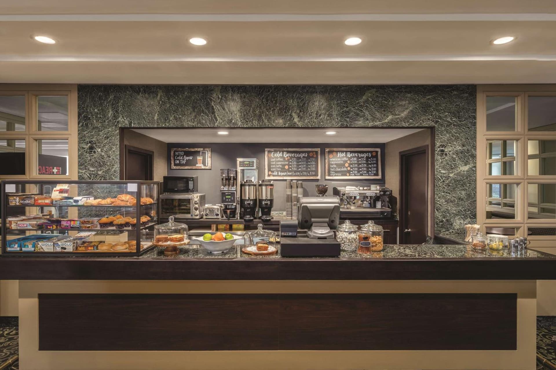 DoubleTree by Hilton New York-LaGuardia gallery photo in Queens, NY — image 42