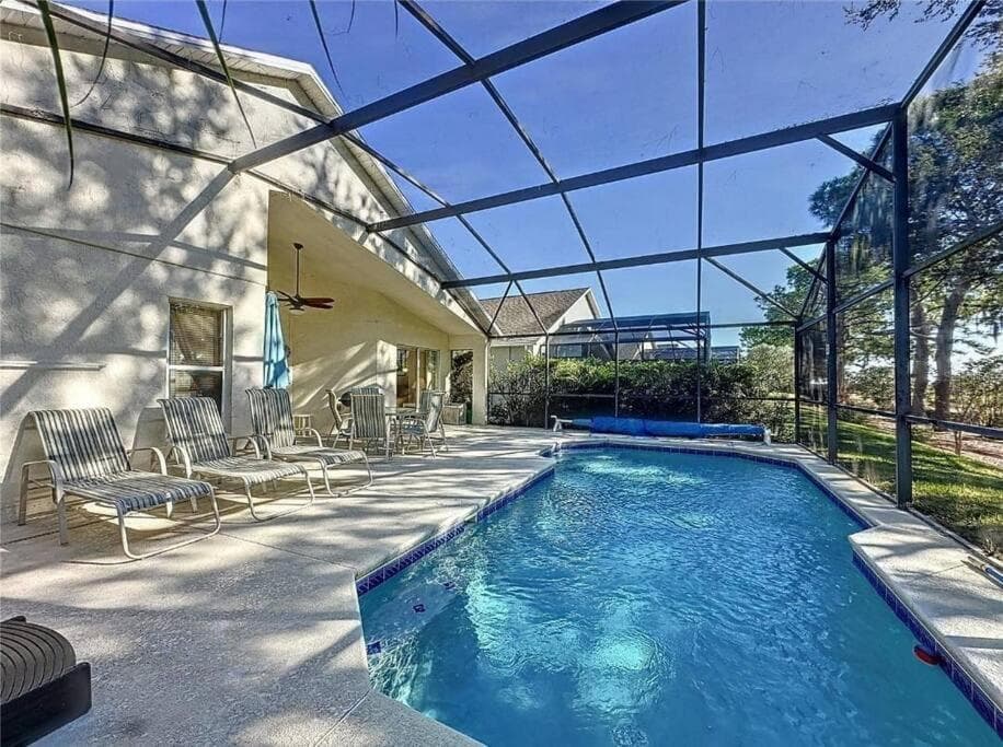 TAG Tranquility Vacation Home - Golf course view interior in Haines City, FL — gallery photo 2