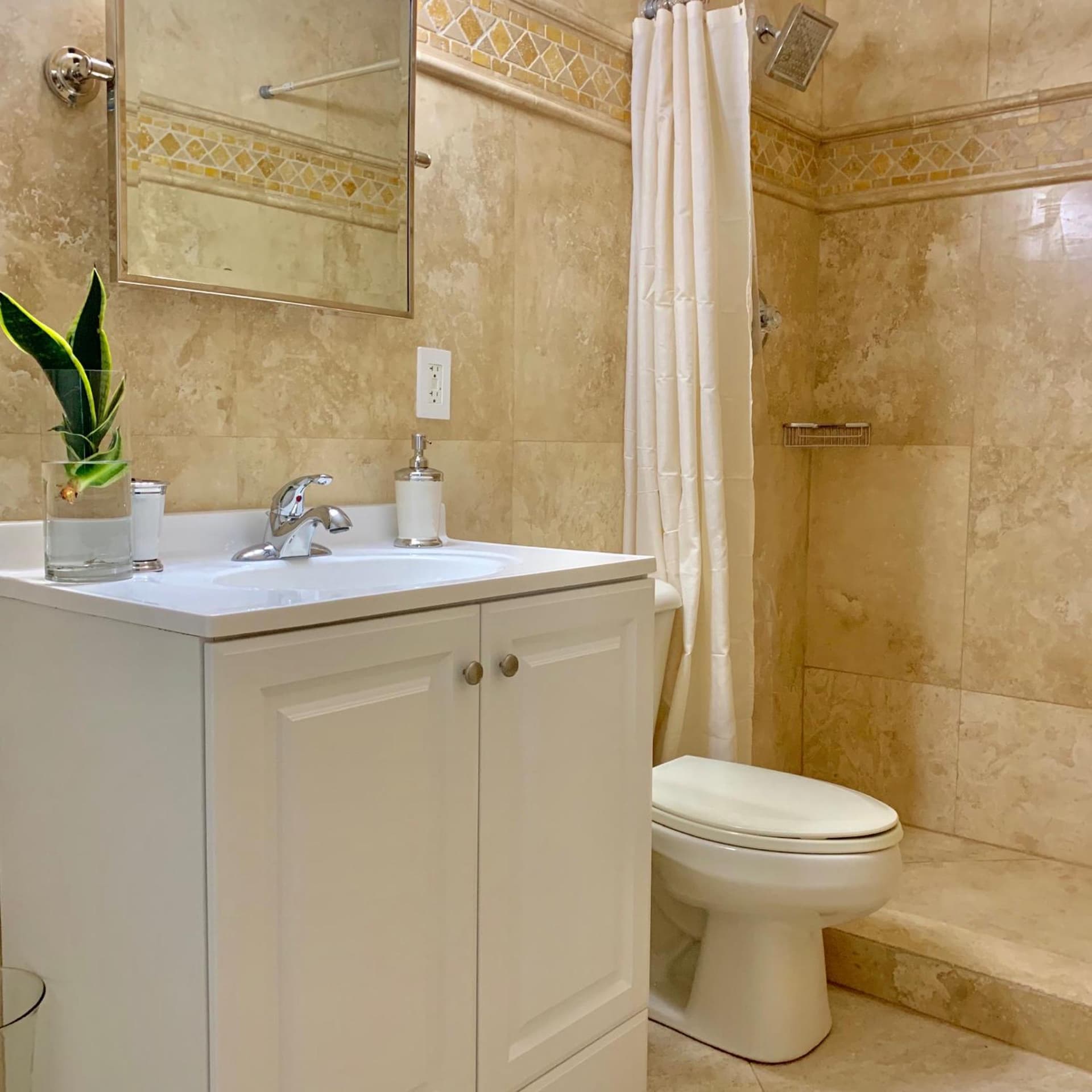 Serene Room in Miramar's High-End Estate gallery photo in Miramar, FL — image 4