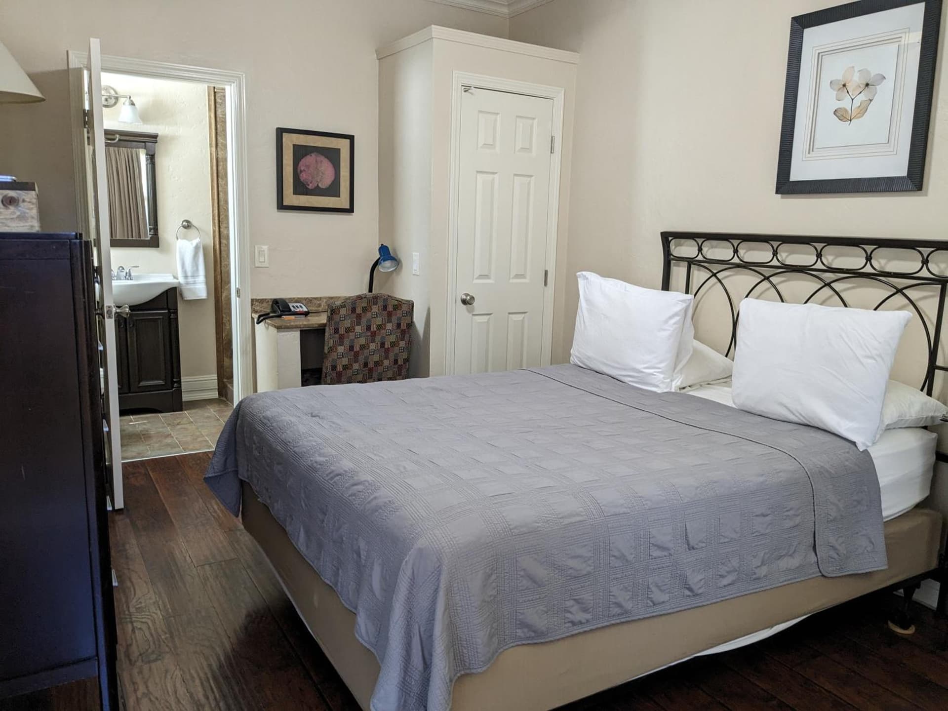 Los Gatos Garden Inn Hotel interior in Los Gatos, CA — gallery photo 2