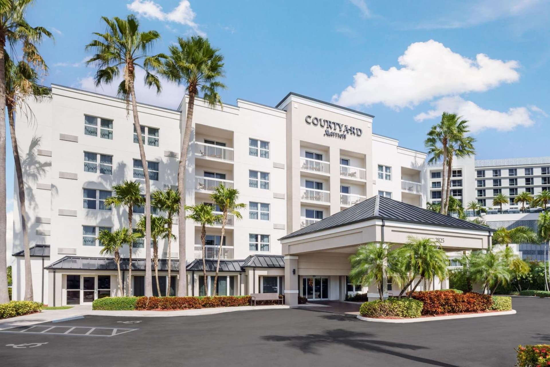 Courtyard by Marriott Miami Aventura Mall interior in Aventura, FL — gallery photo 2