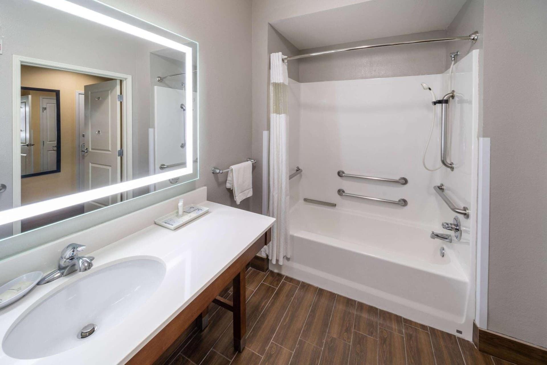 La Quinta by Wyndham Houston NW Beltway8/WestRD gallery photo in Houston, TX — image 7