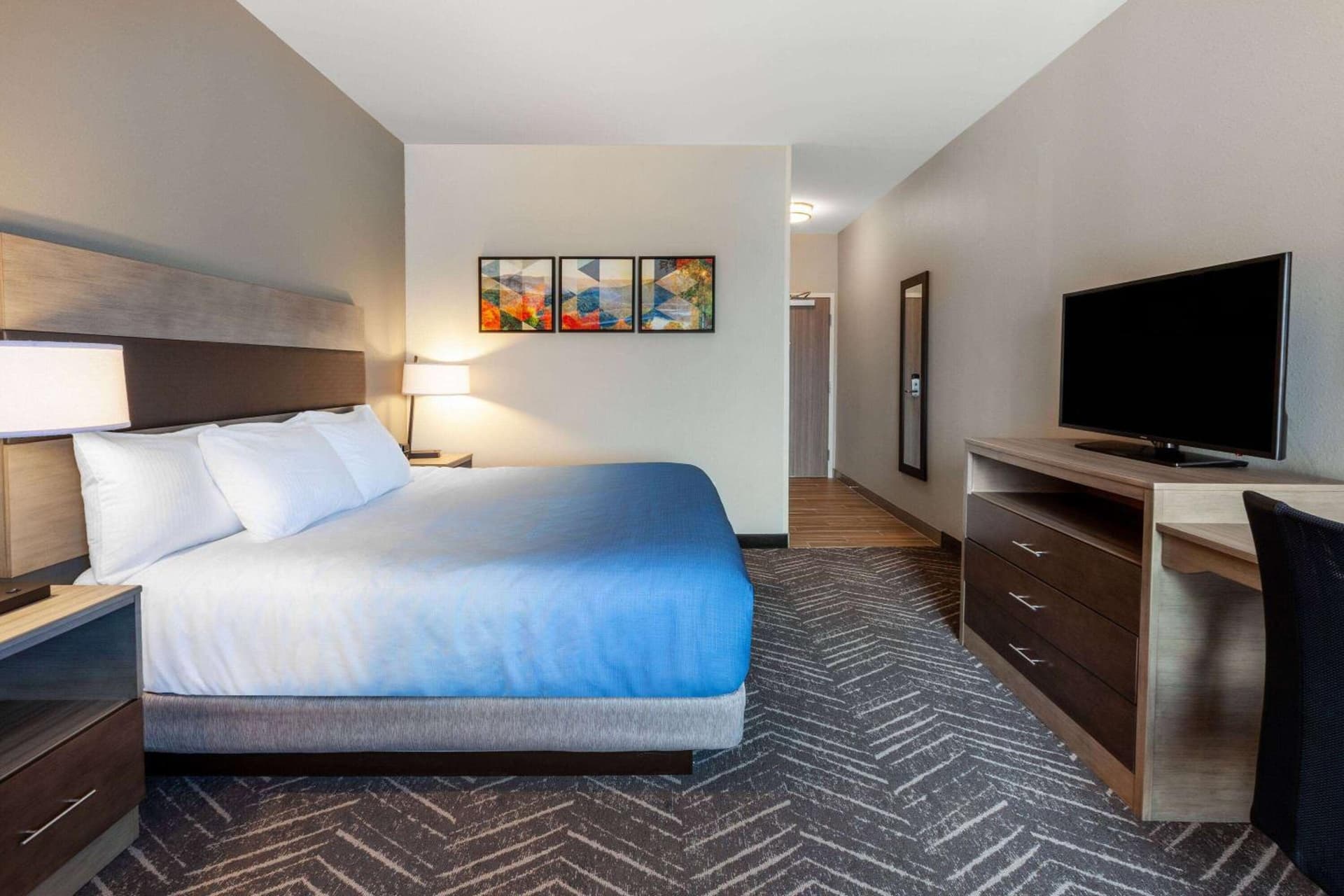 La Quinta Inn & Suites by Wyndham Middletown-Goshen gallery photo in Middletown, NY — image 19