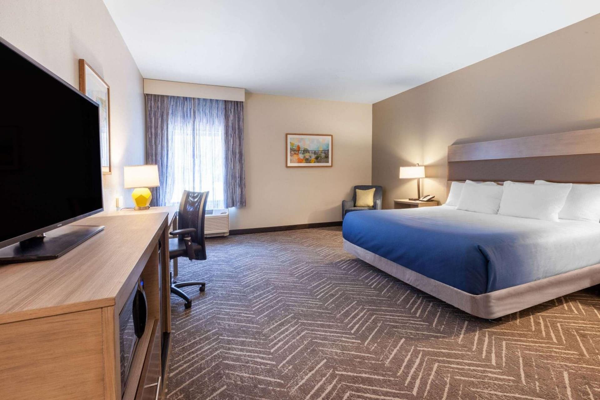La Quinta Inn & Suites by Wyndham Middletown-Goshen gallery photo in Middletown, NY — image 22