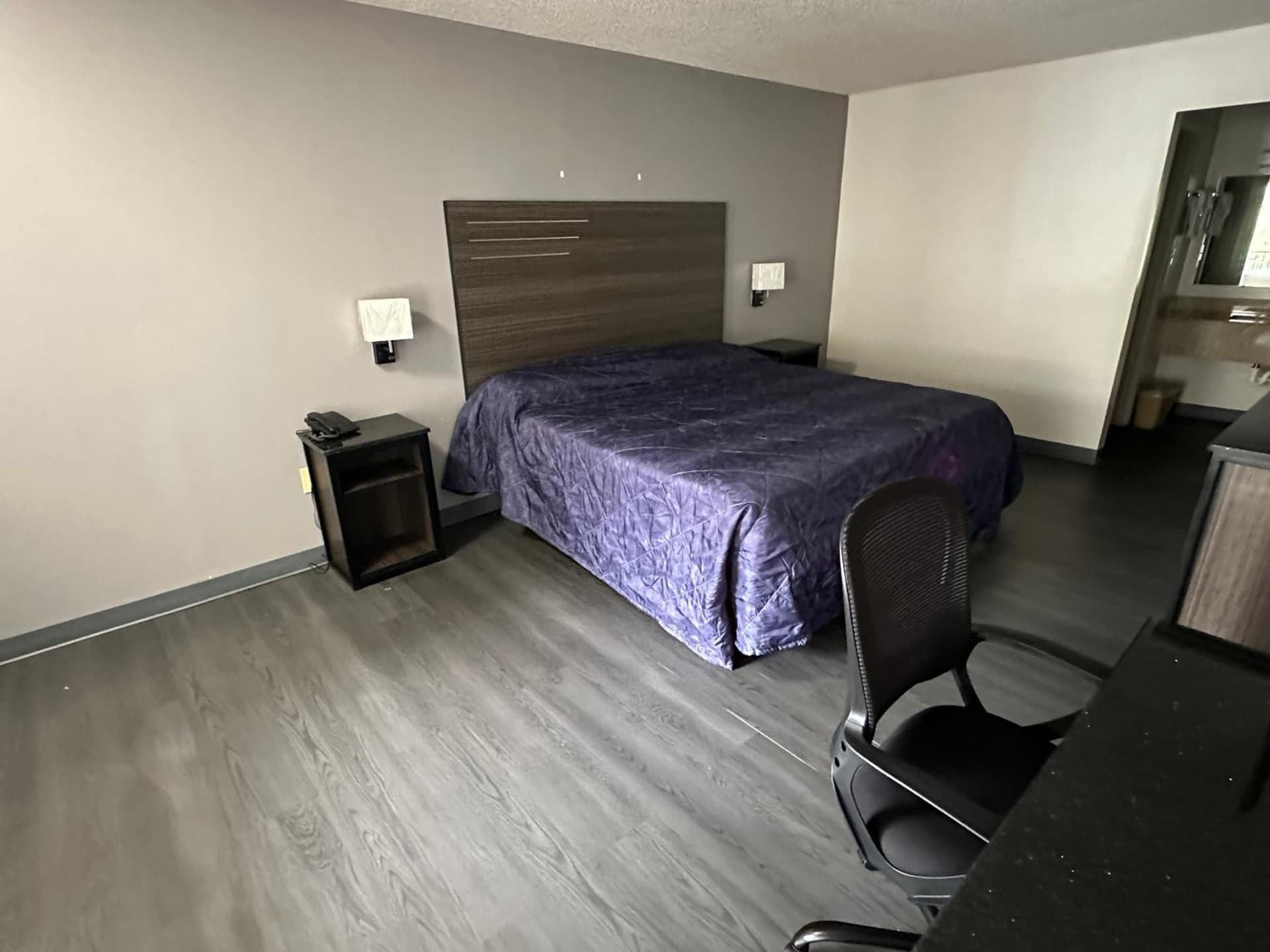 ECONOMY INN property views in Jonesboro, GA — gallery photo 3