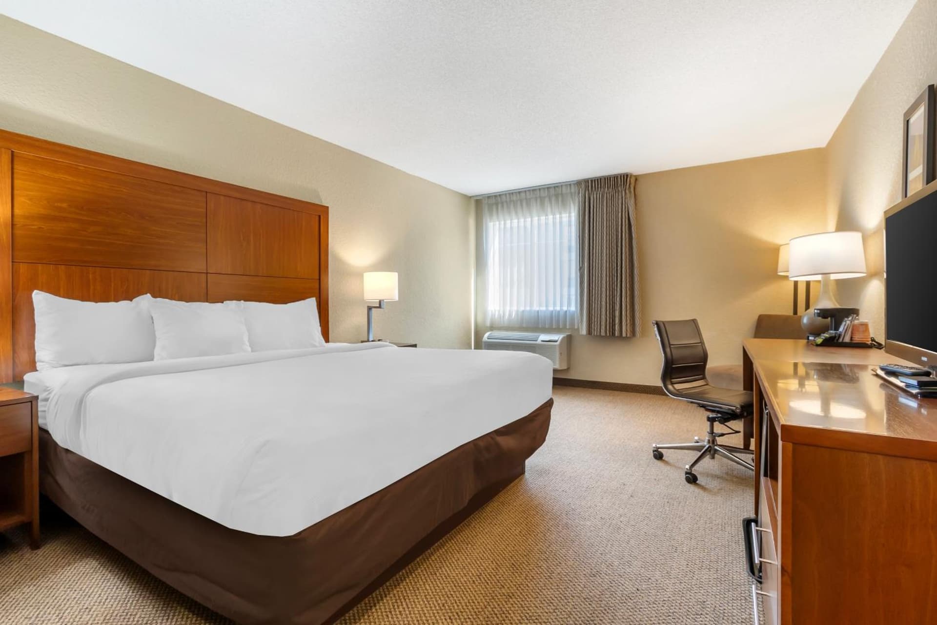 Comfort Inn & Suites Charleston Airport Convention Center interior in Charleston, SC — gallery photo 2