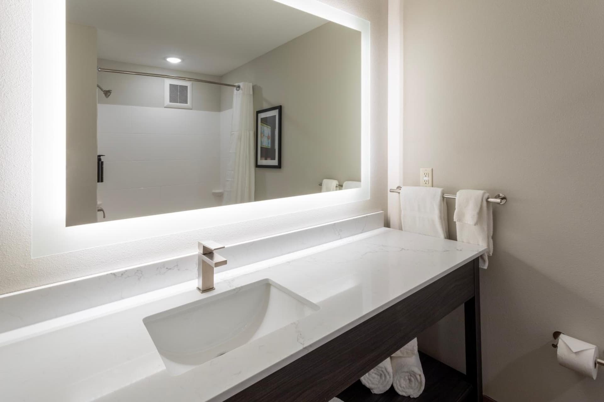 GrandStay Hotel & Suites property views in Johnston, IA — gallery photo 3