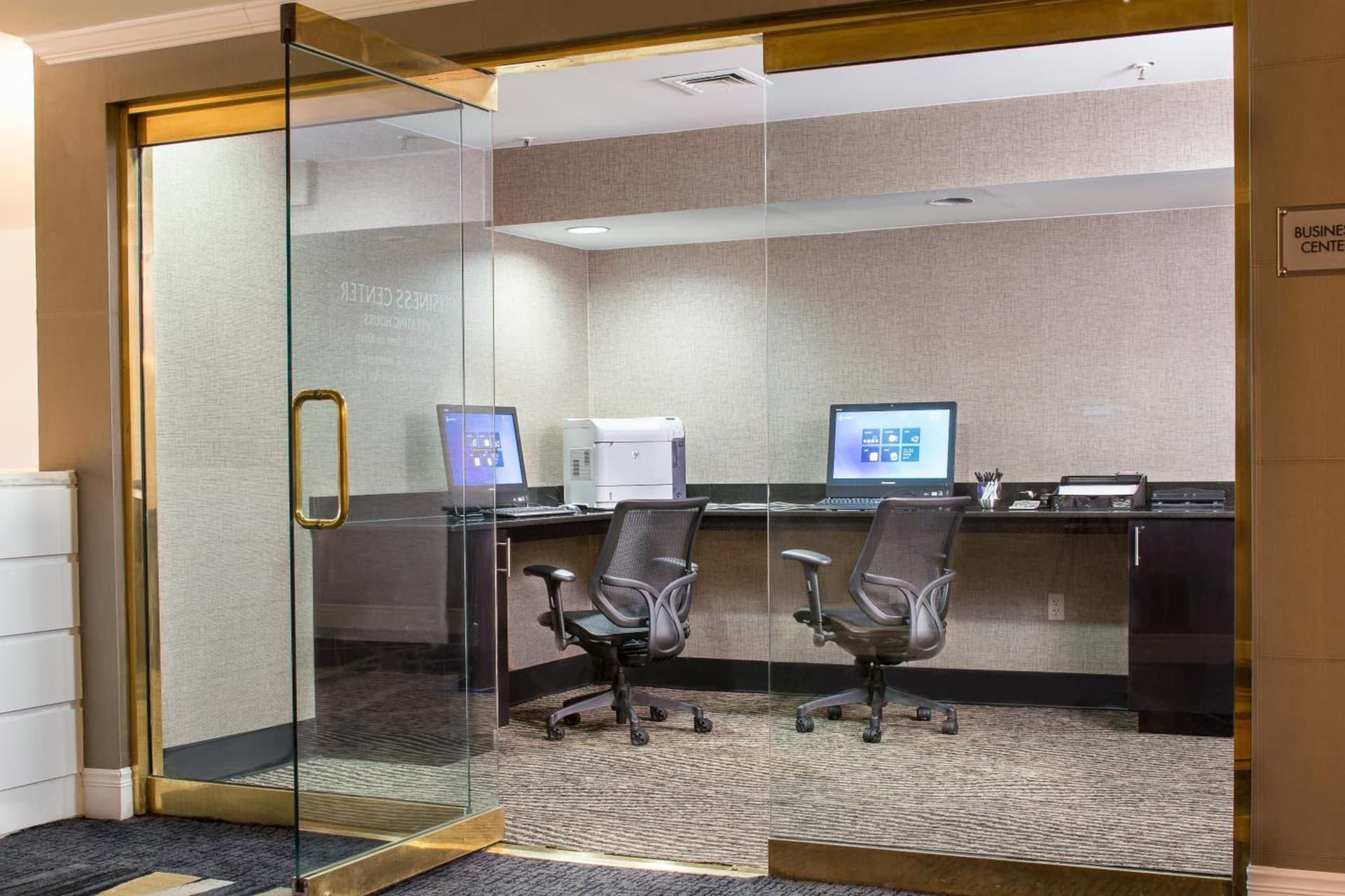 DoubleTree by Hilton New York-LaGuardia gallery photo in Queens, NY — image 11