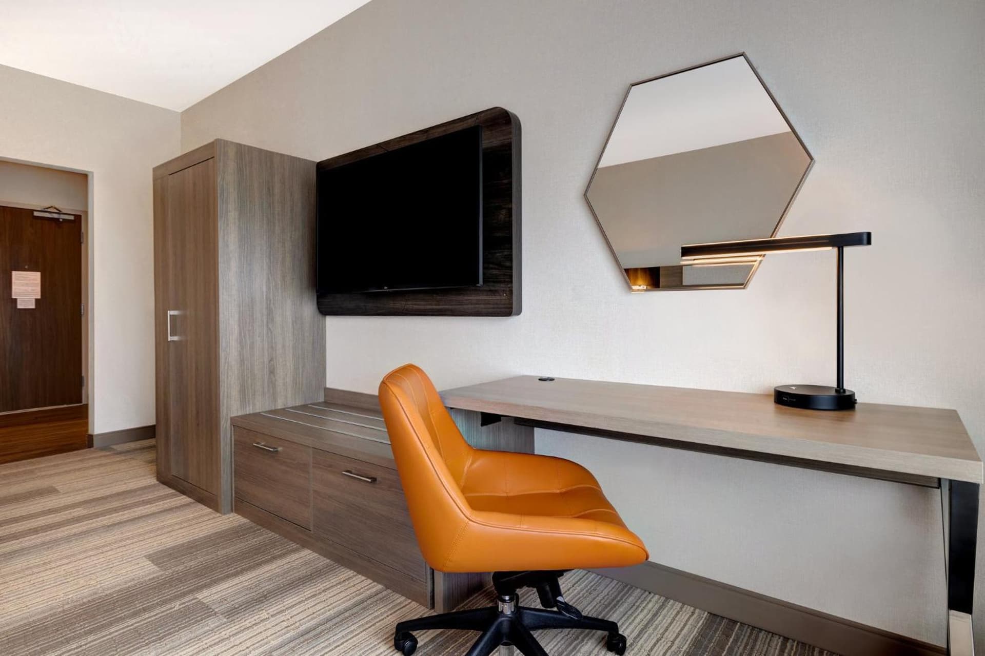 Holiday Inn Express & Suites - Glendale Downtown gallery photo in Glendale, CA — image 31