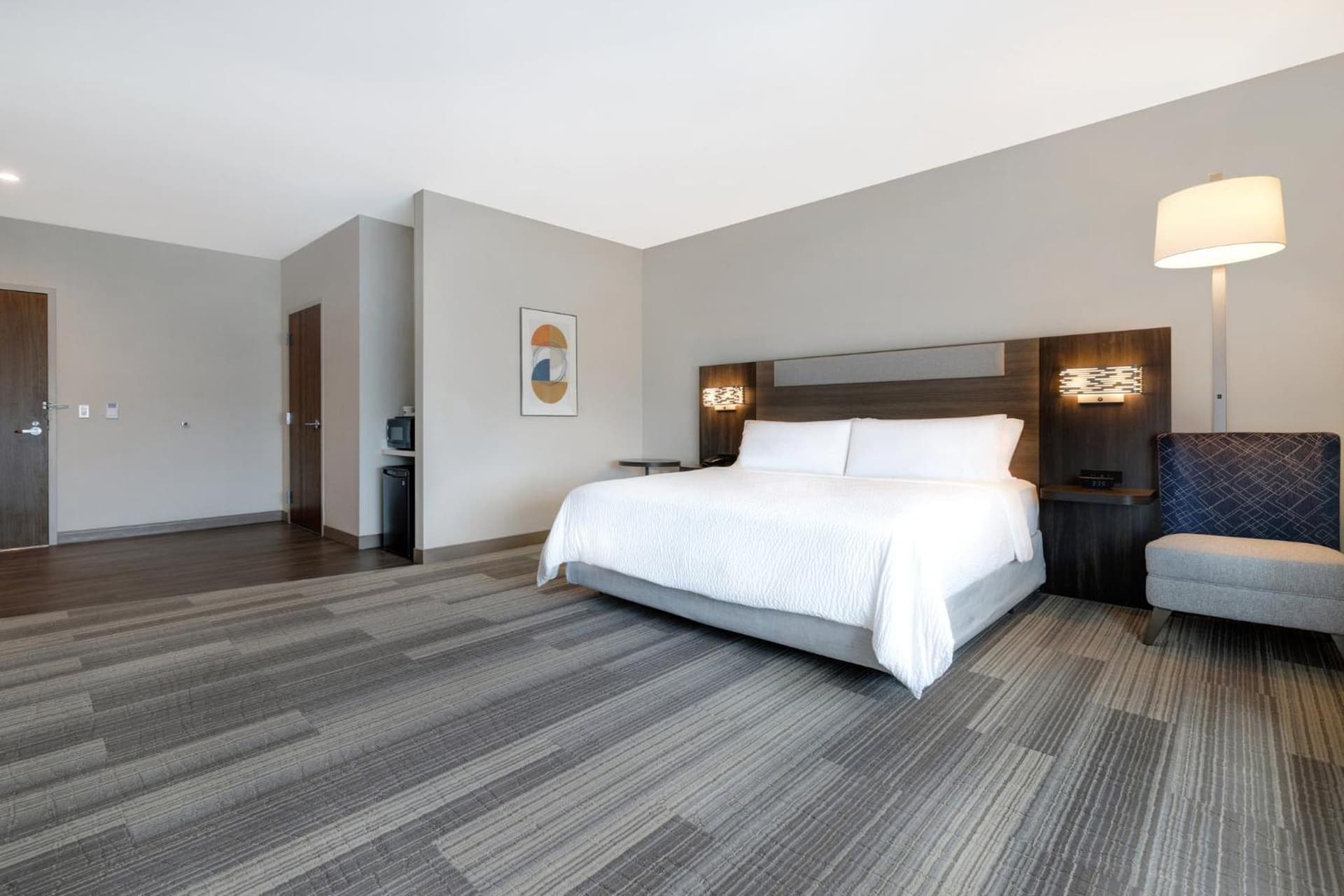 Holiday Inn Express & Suites - Glendale Downtown gallery photo in Glendale, CA — image 54