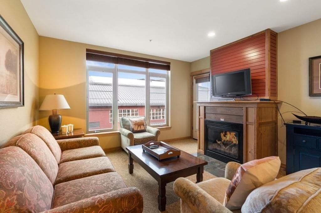 Amazing Private Condo at Silver Mountain Morning Star Lodge interior in Kellogg, ID — gallery photo 2