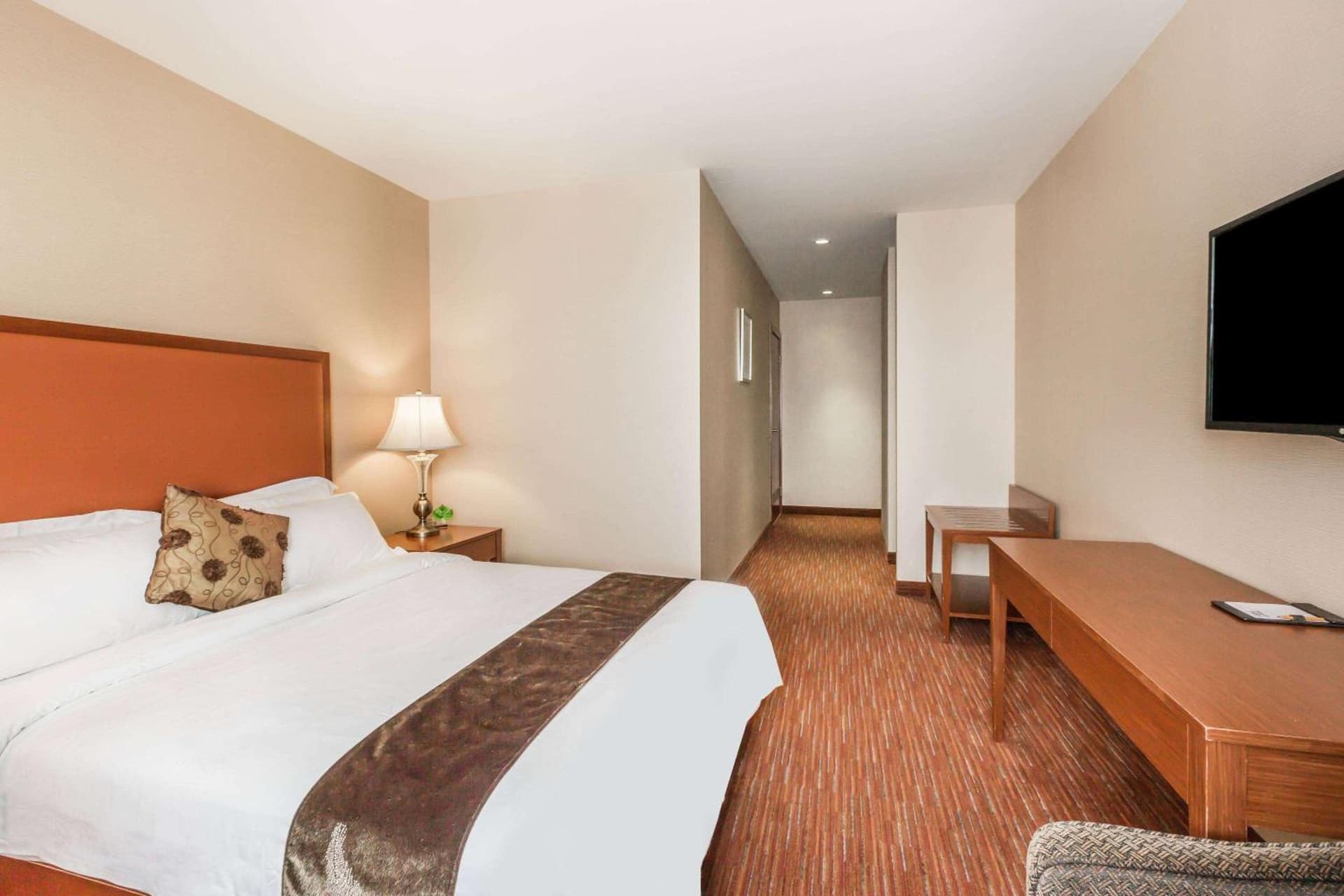 Ramada by Wyndham Flushing Queens gallery photo in Queens, NY — image 20