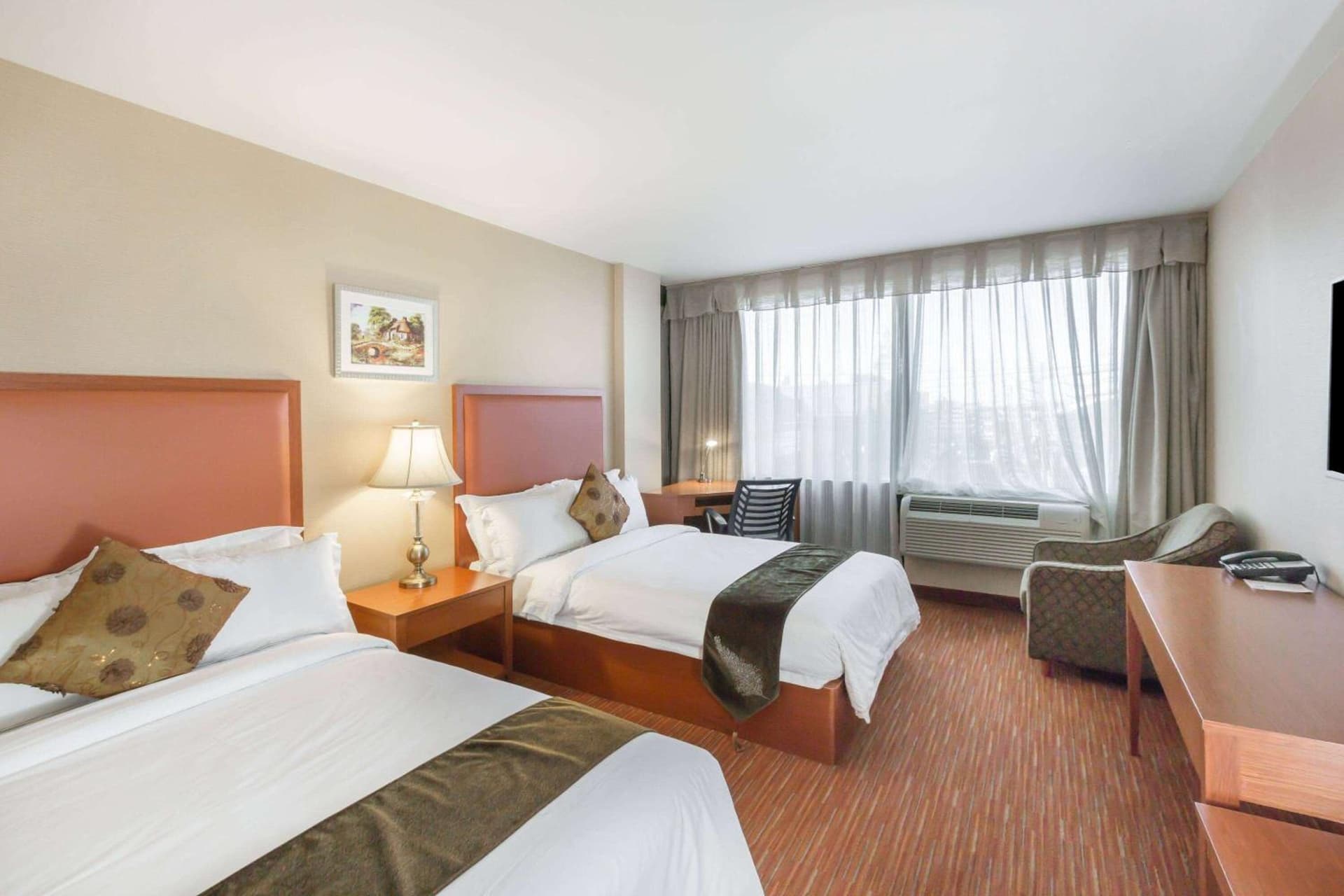 Ramada by Wyndham Flushing Queens gallery photo in Queens, NY — image 13