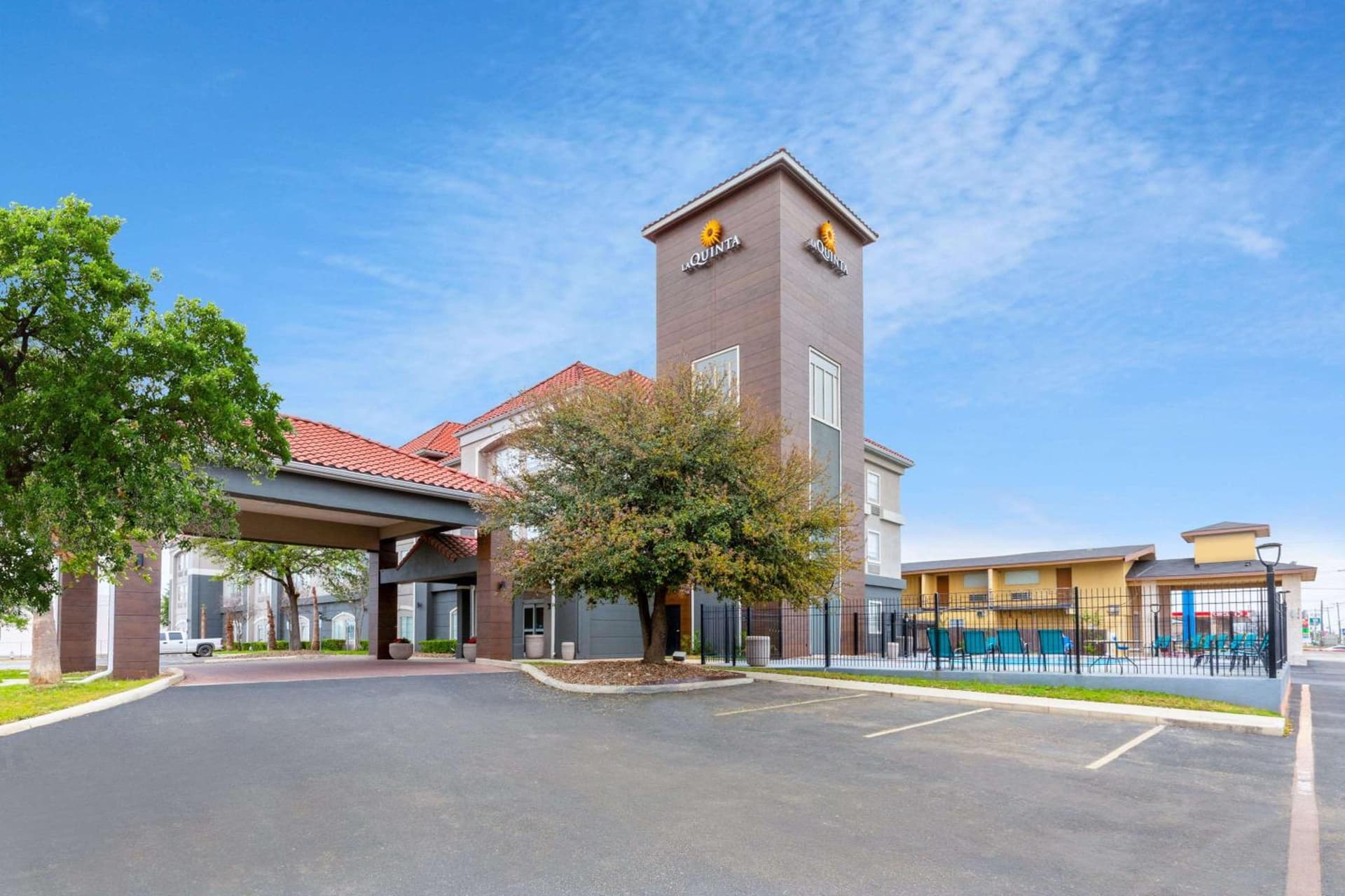 La Quinta by Wyndham New Braunfels featured exterior or lobby in New Braunfels, TX — similar hotel