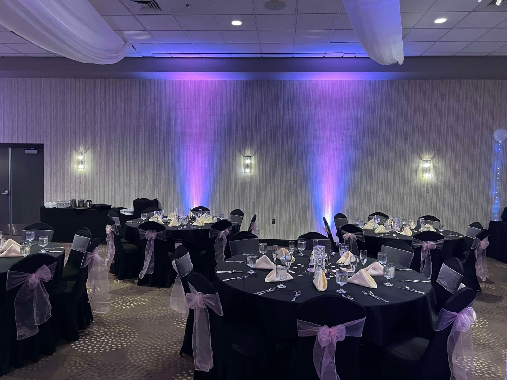 DoubleTree by Hilton Bloomington gallery photo in Bloomington, IL — image 59