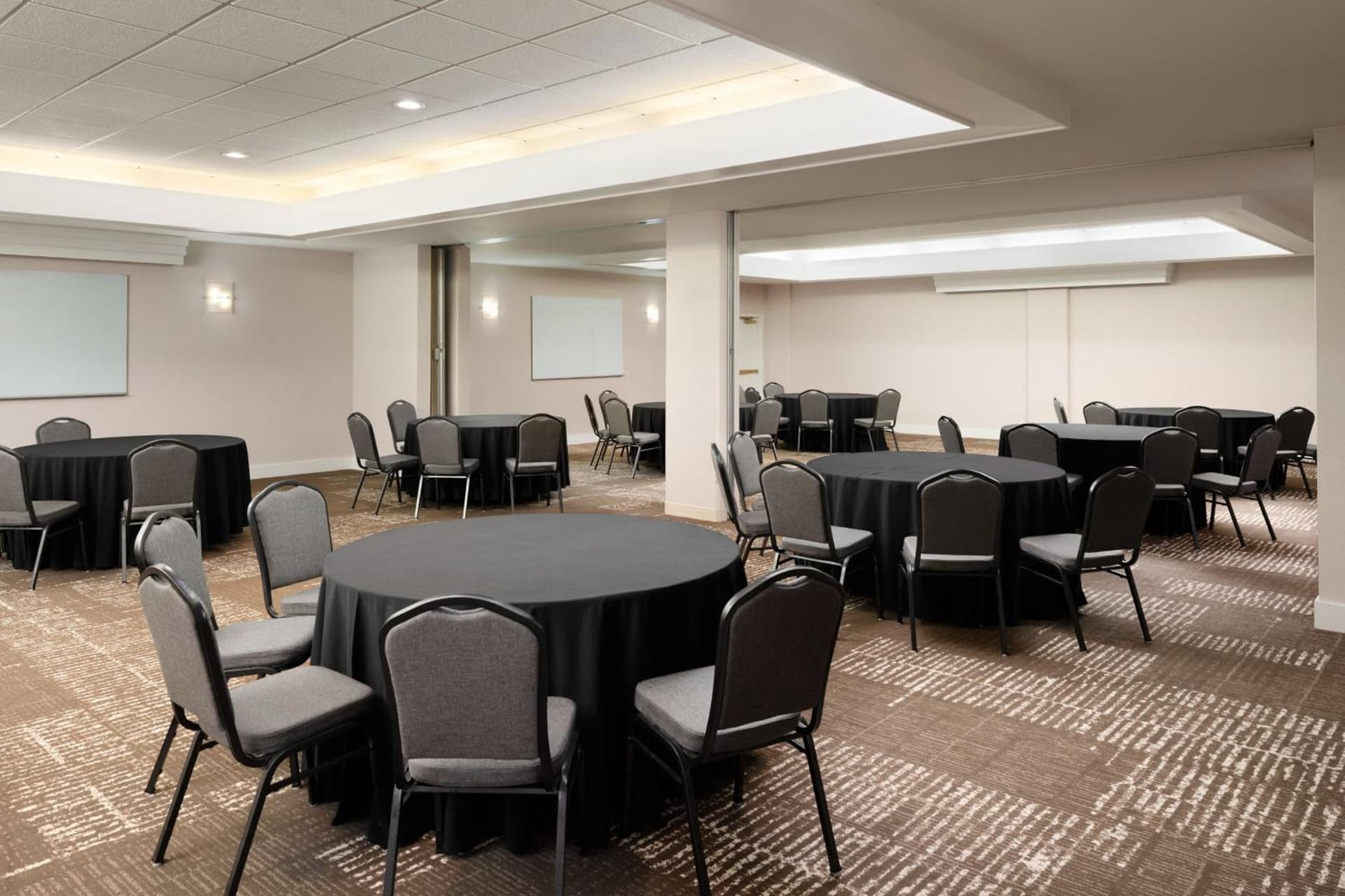 Courtyard by Marriott Los Angeles Pasadena Old Town gallery photo in Pasadena, CA — image 52