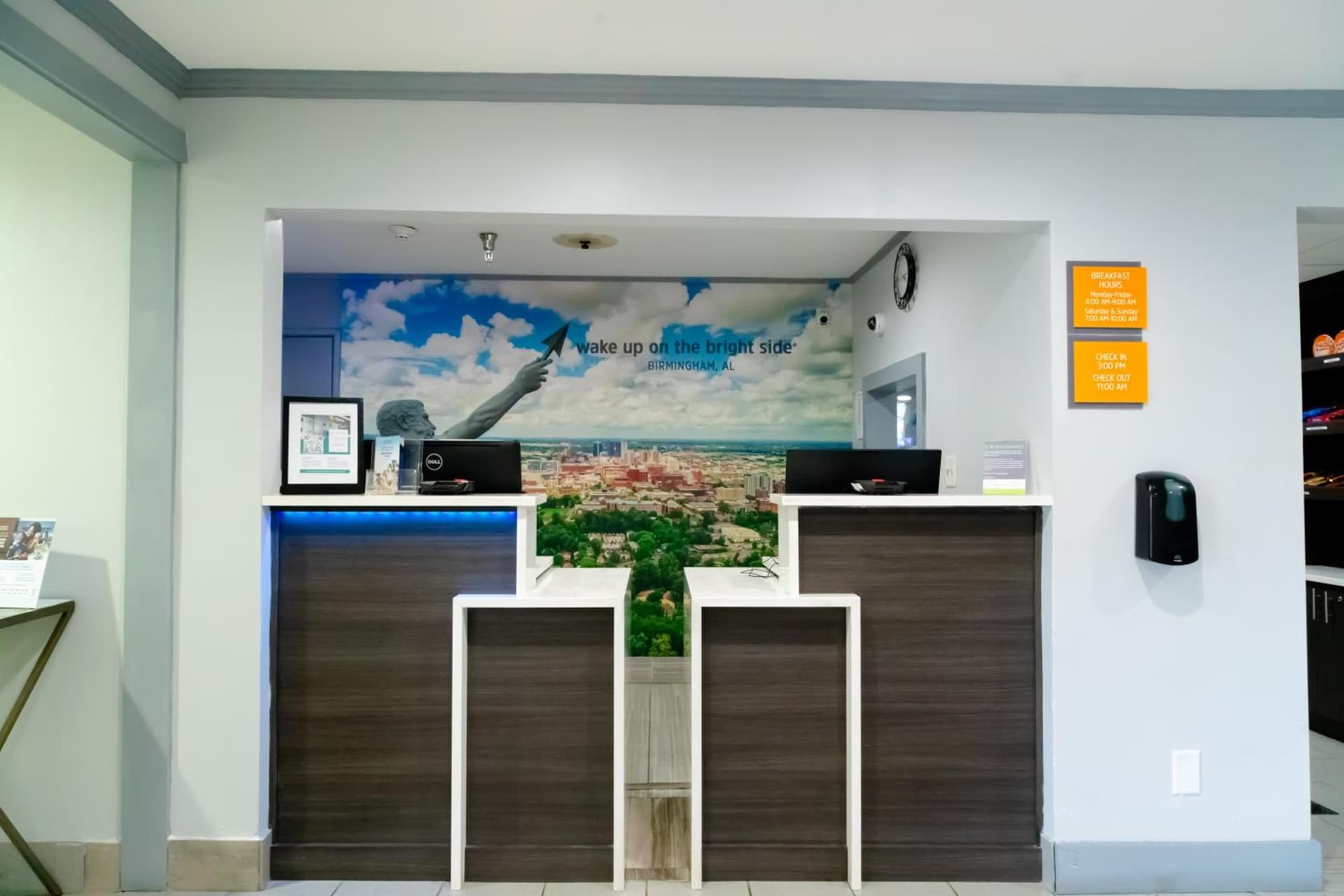 La Quinta Inn Birmingham - Inverness gallery photo in Birmingham, AL — image 37