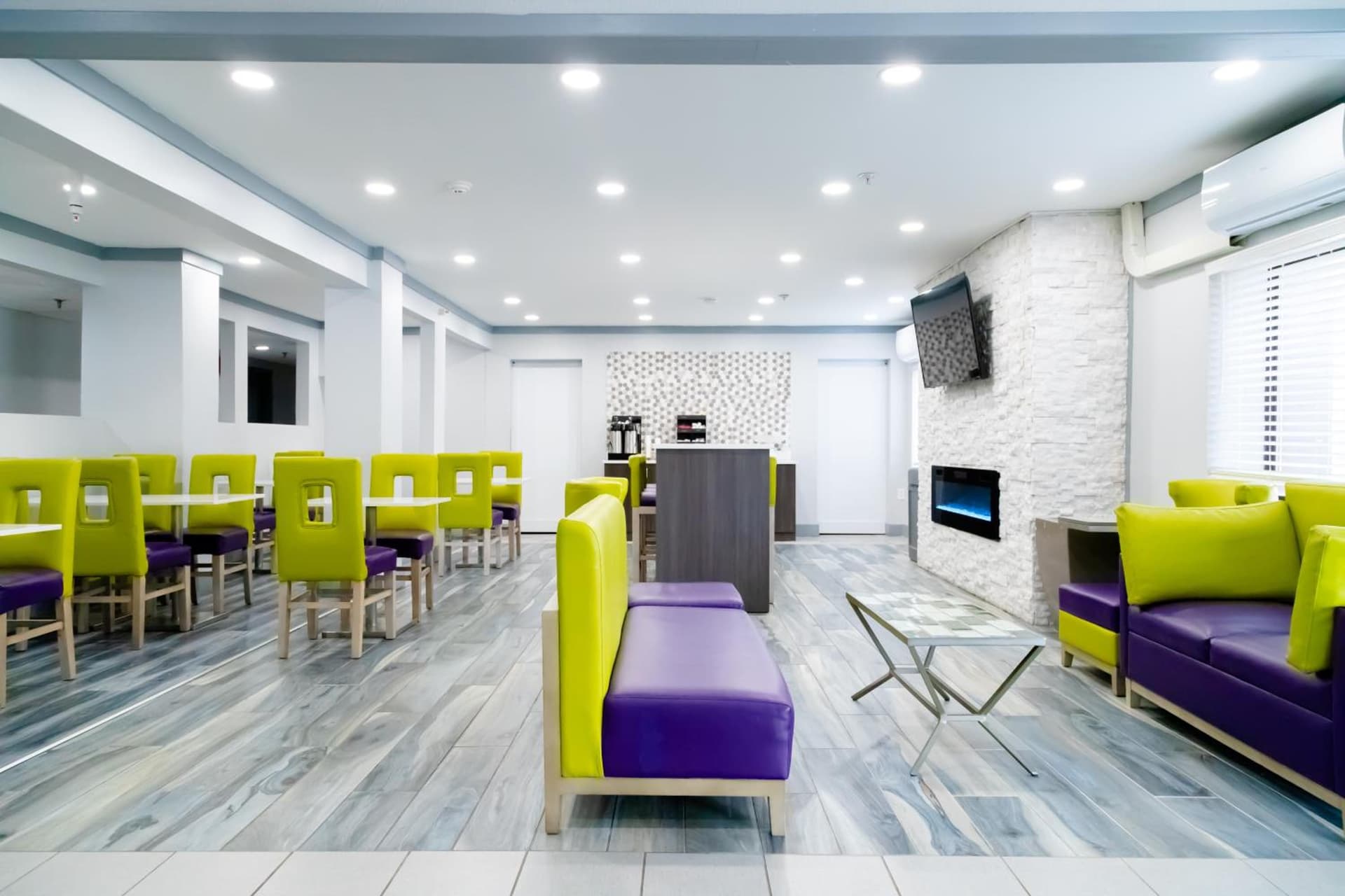 La Quinta Inn Birmingham - Inverness gallery photo in Birmingham, AL — image 32