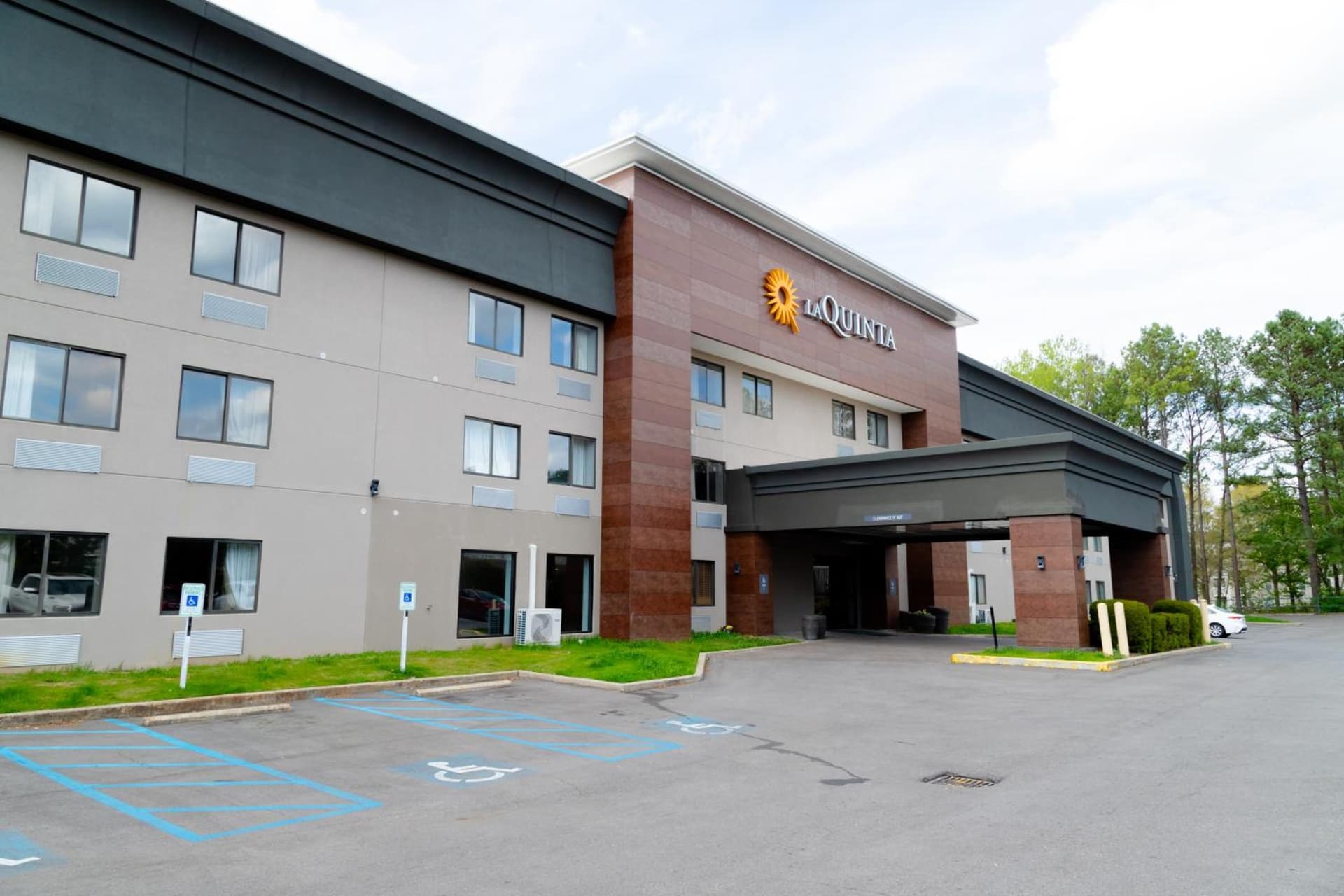 La Quinta Inn Birmingham - Inverness gallery photo in Birmingham, AL — image 41