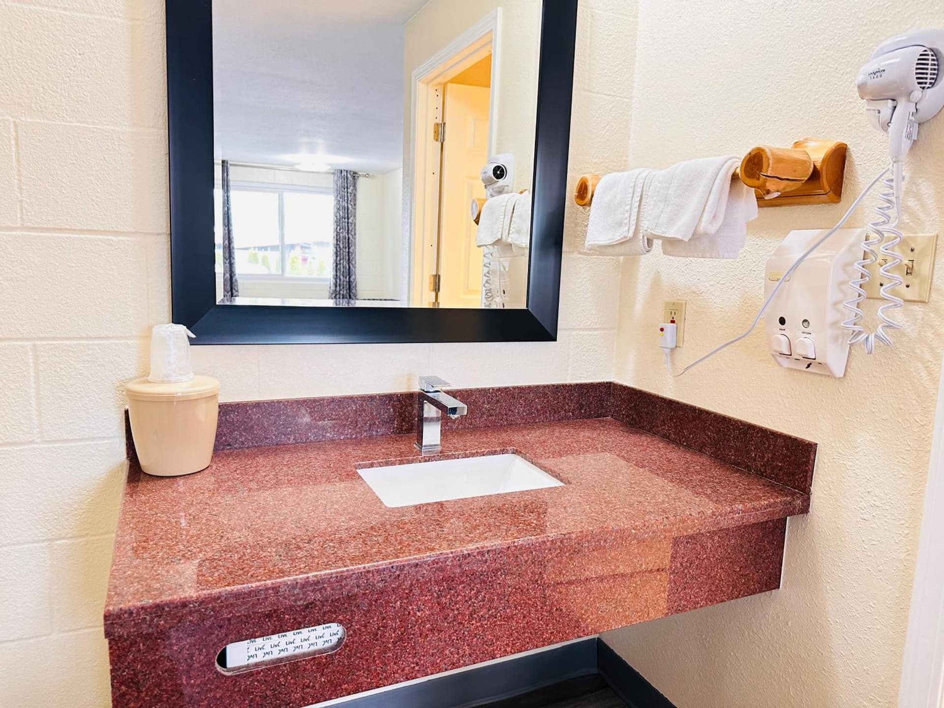 Northwoods Motel property views in Blaine, WA — gallery photo 3