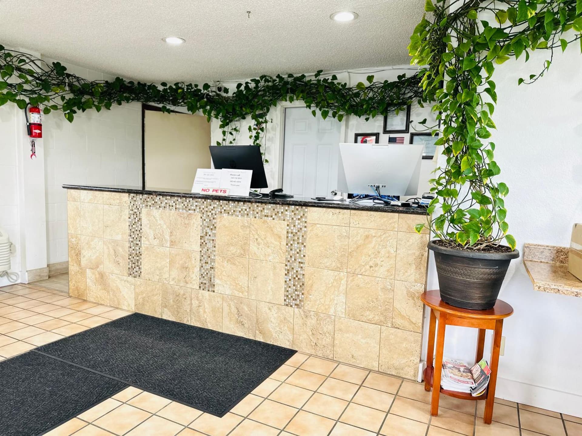 Northwoods Motel gallery photo in Blaine, WA — image 35