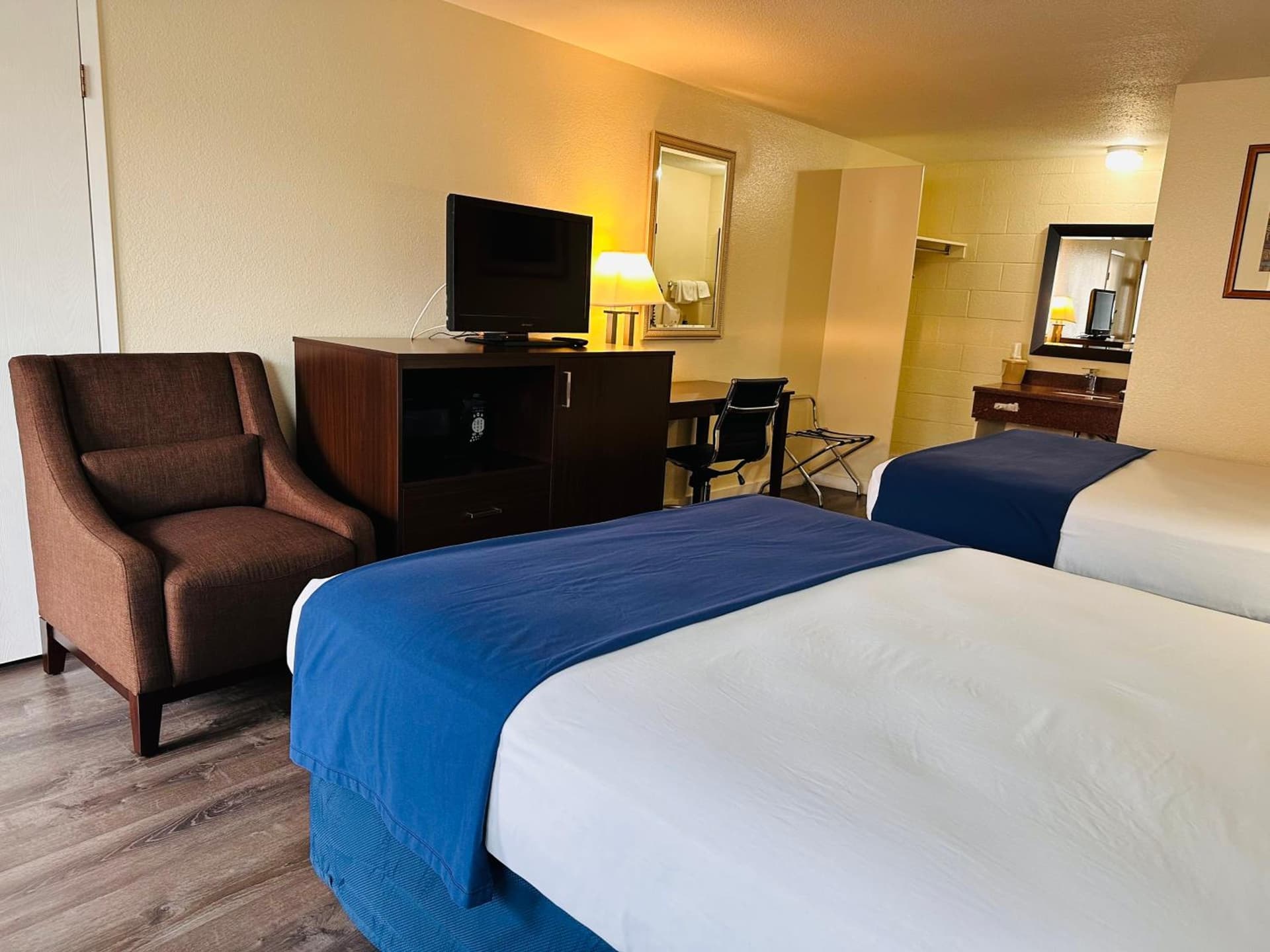 Northwoods Motel gallery photo in Blaine, WA — image 24