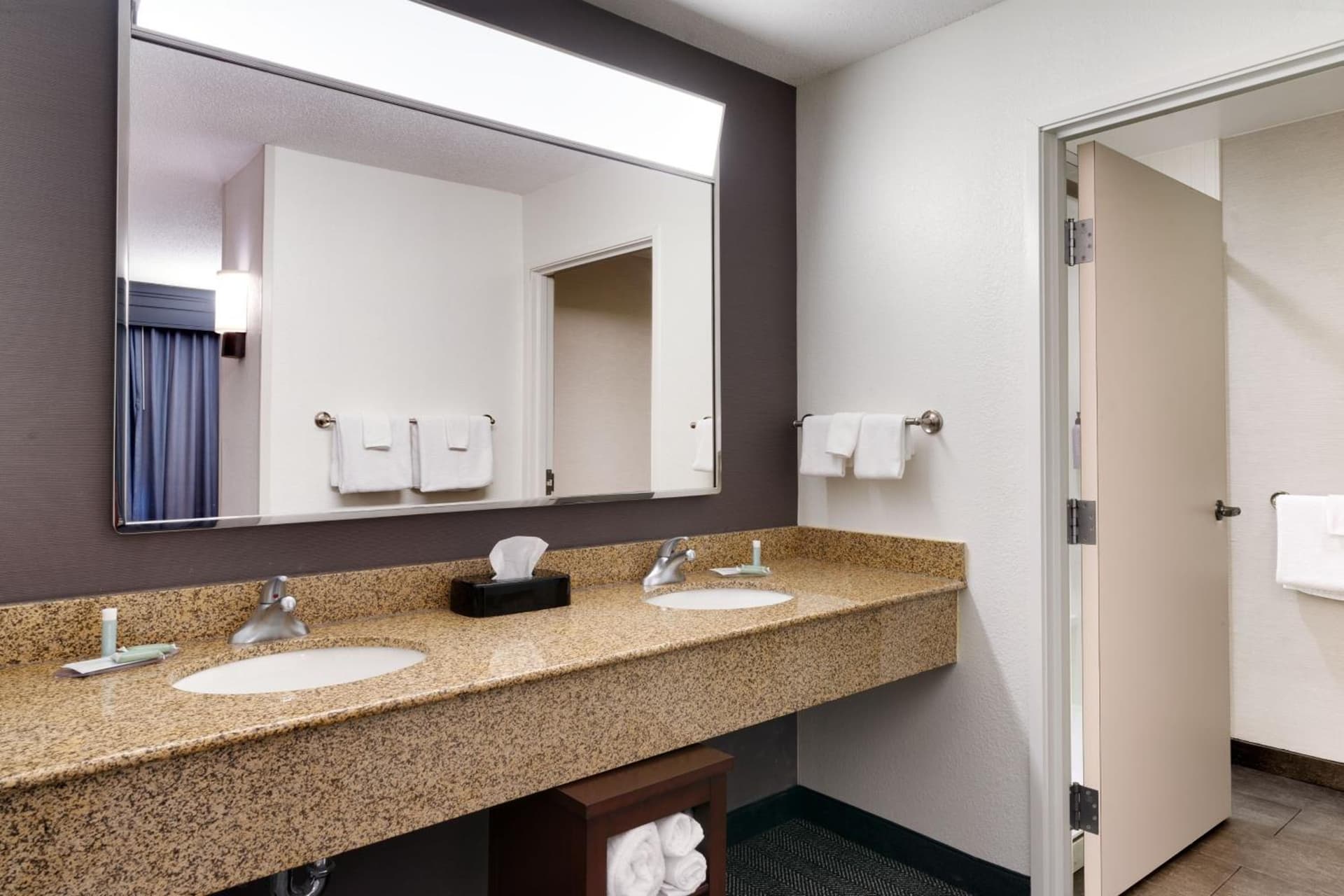 Courtyard by Marriott Johnson City gallery photo in Johnson City, TN — image 10
