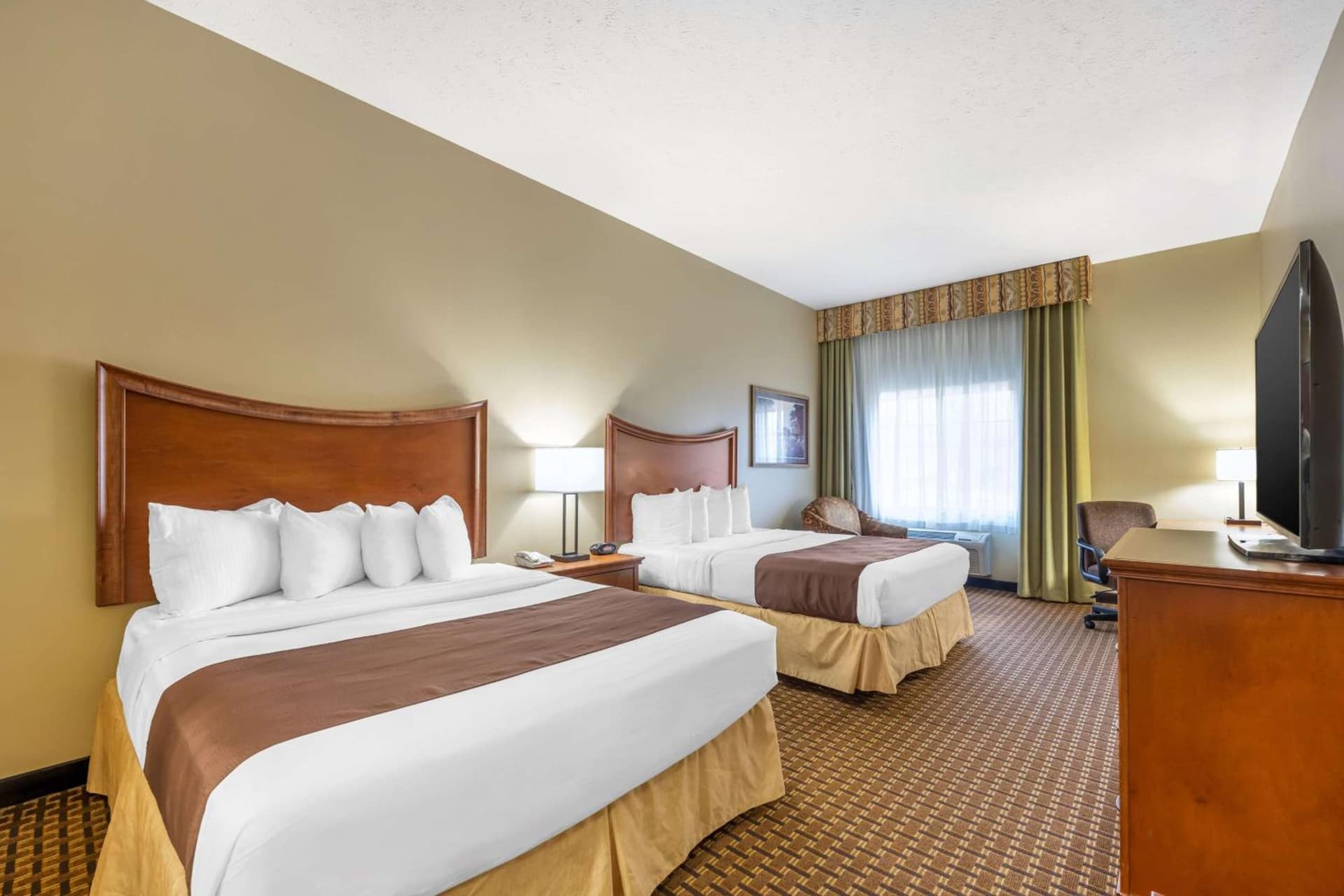 Best Western Plus Grand Island Inn and Suites property views in Grand Island, NE — gallery photo 3