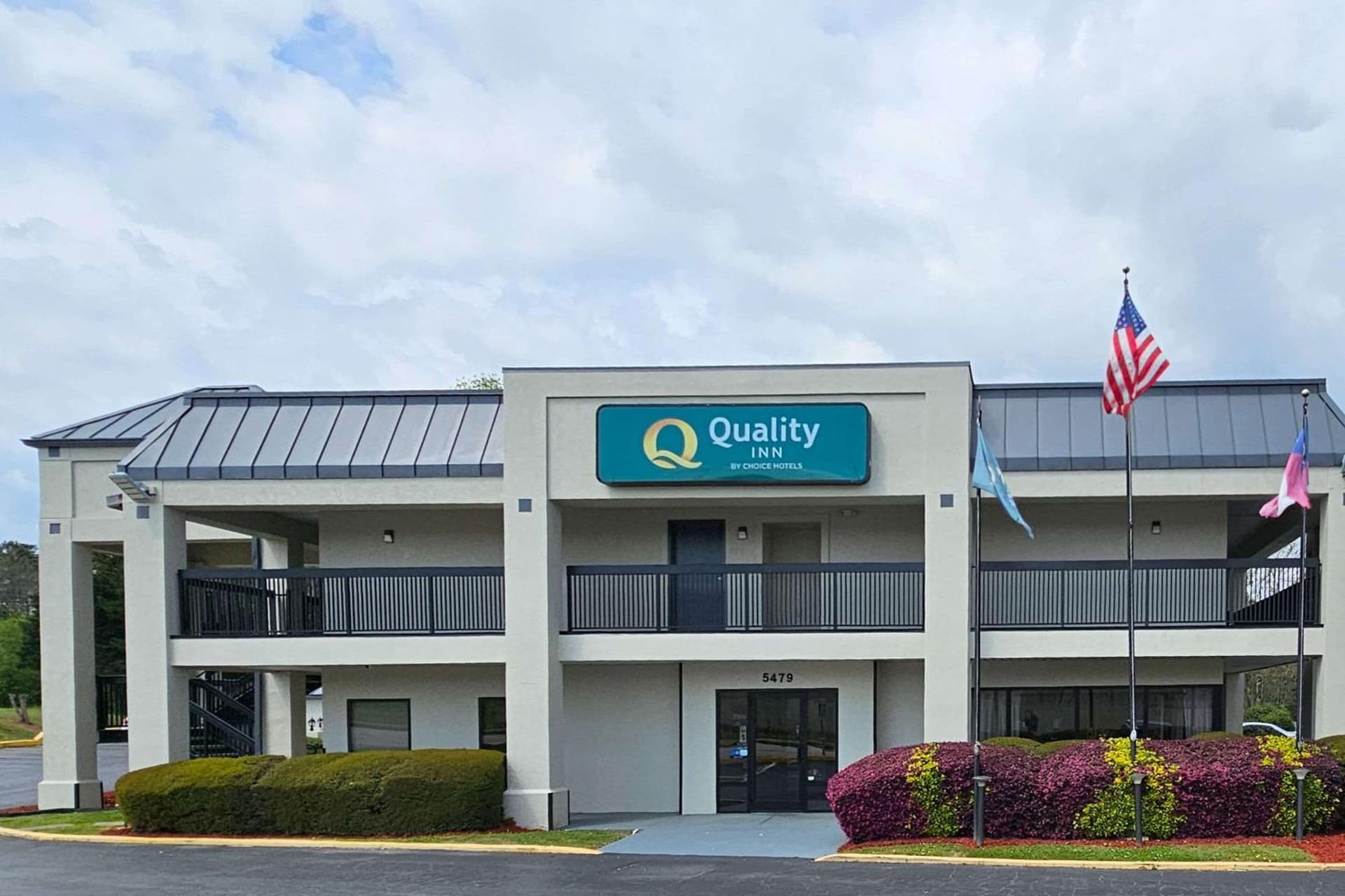 Quality Inn near Six Flags Douglasville property views in Douglasville, GA — gallery photo 3