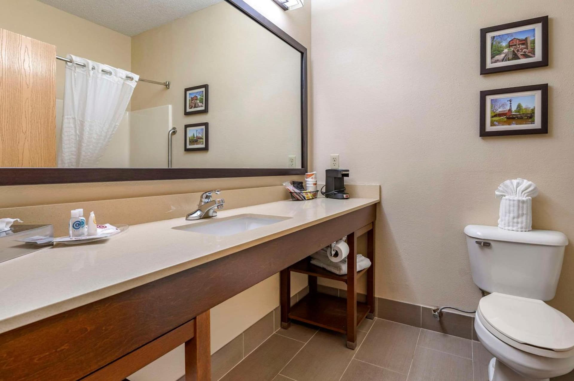 Comfort Suites Elkhart North gallery photo in Elkhart, IN — image 15