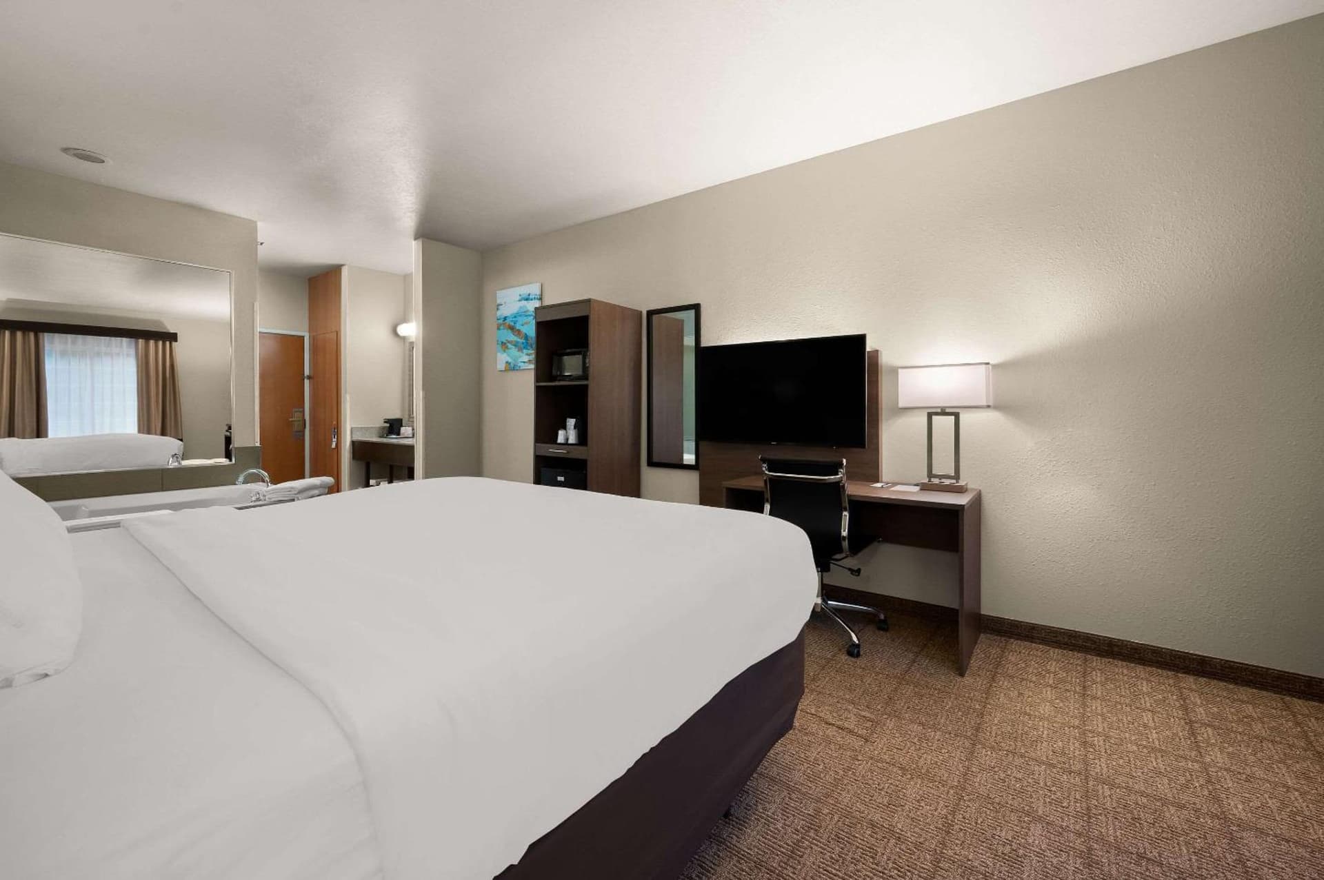 Comfort Inn & Suites Fenton gallery photo in Fenton, MI — image 12