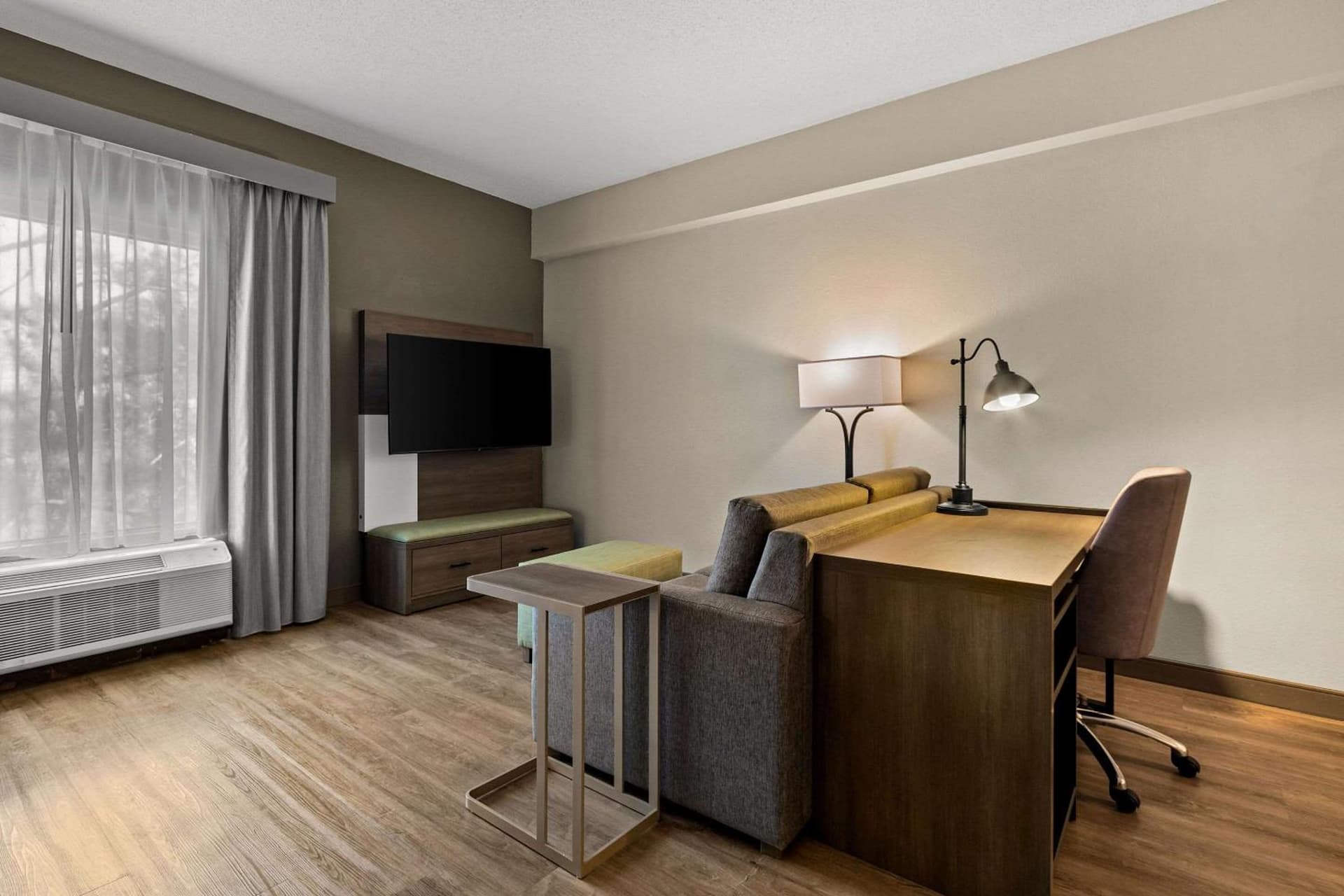 Comfort Suites Charleston West Ashley gallery photo in Charleston, SC — image 43