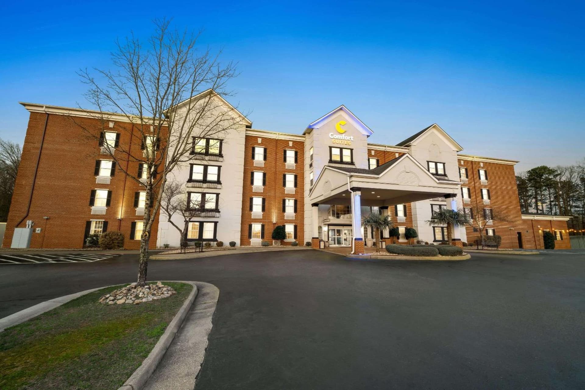 Comfort Suites Newport News Airport gallery photo in Newport News, VA — image 41