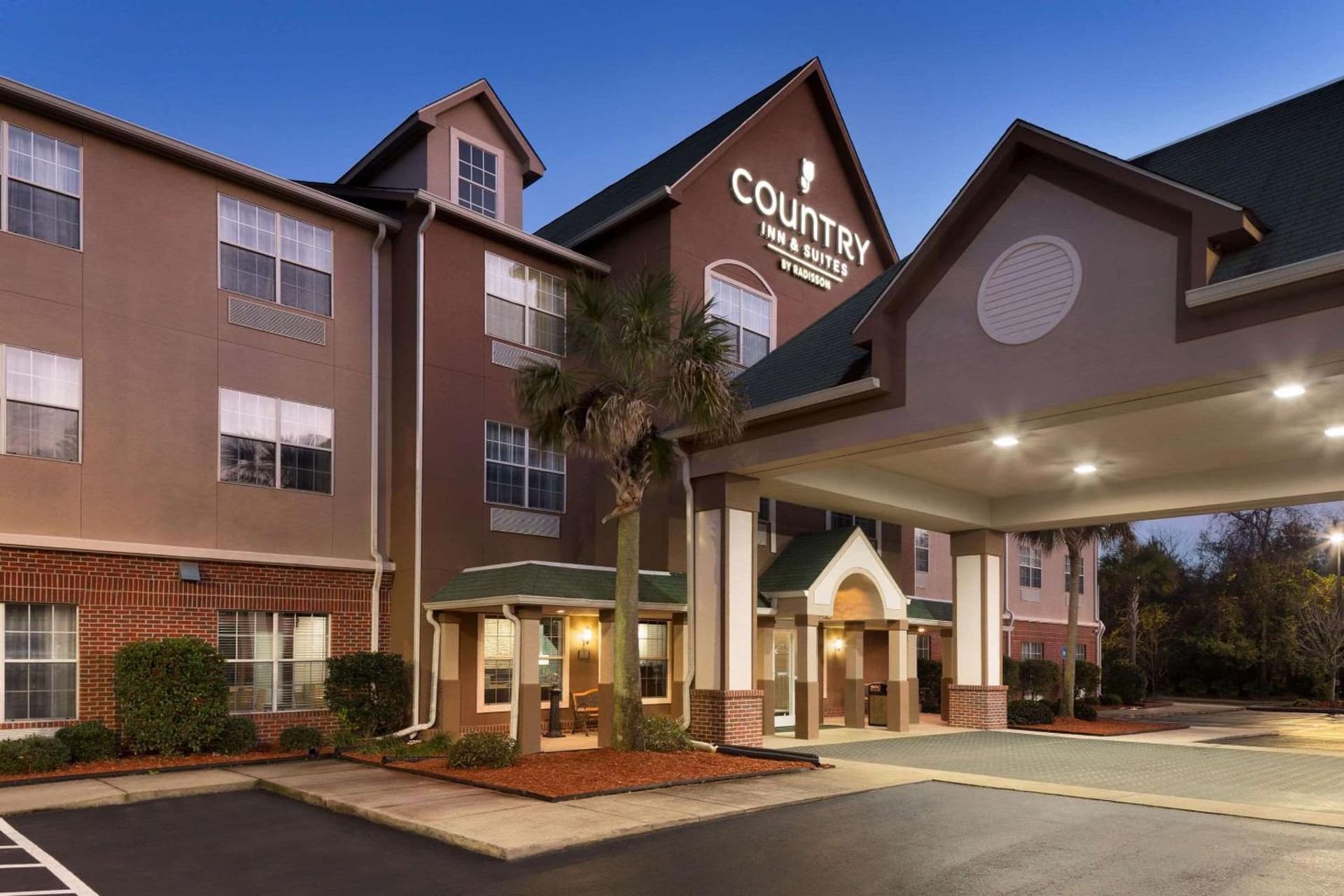 Country Inn & Suites by Radisson, Brunswick I-95, GA featured exterior or lobby in Brunswick, GA — similar hotel